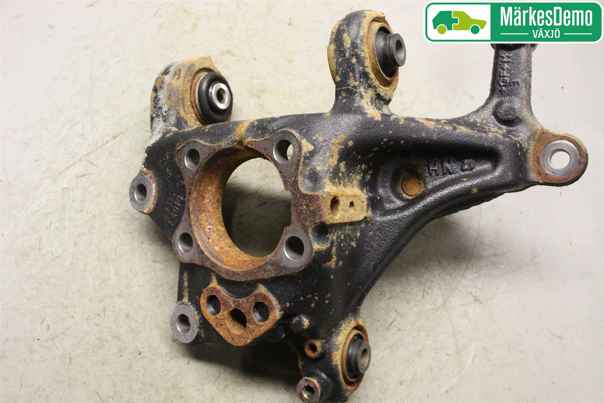 Toyota C-HR 16-23 Hjullagerhus-Spindel Vä B