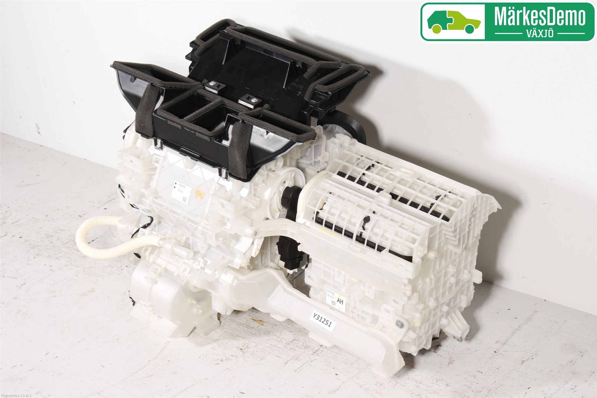 Toyota PRIUS (ZVW50) 16-21 Värme Cellpaket Komp