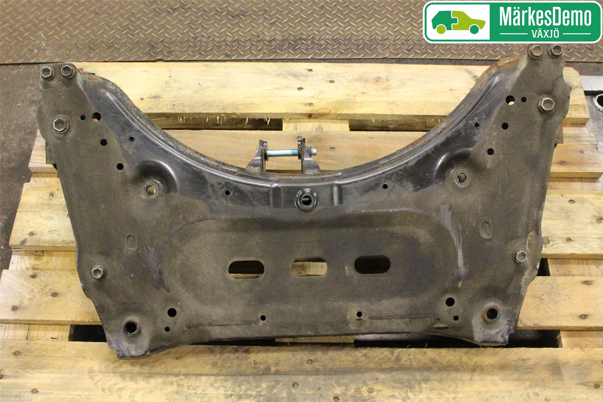 Nissan QASHQAI 14-17 Framvagnsbalk