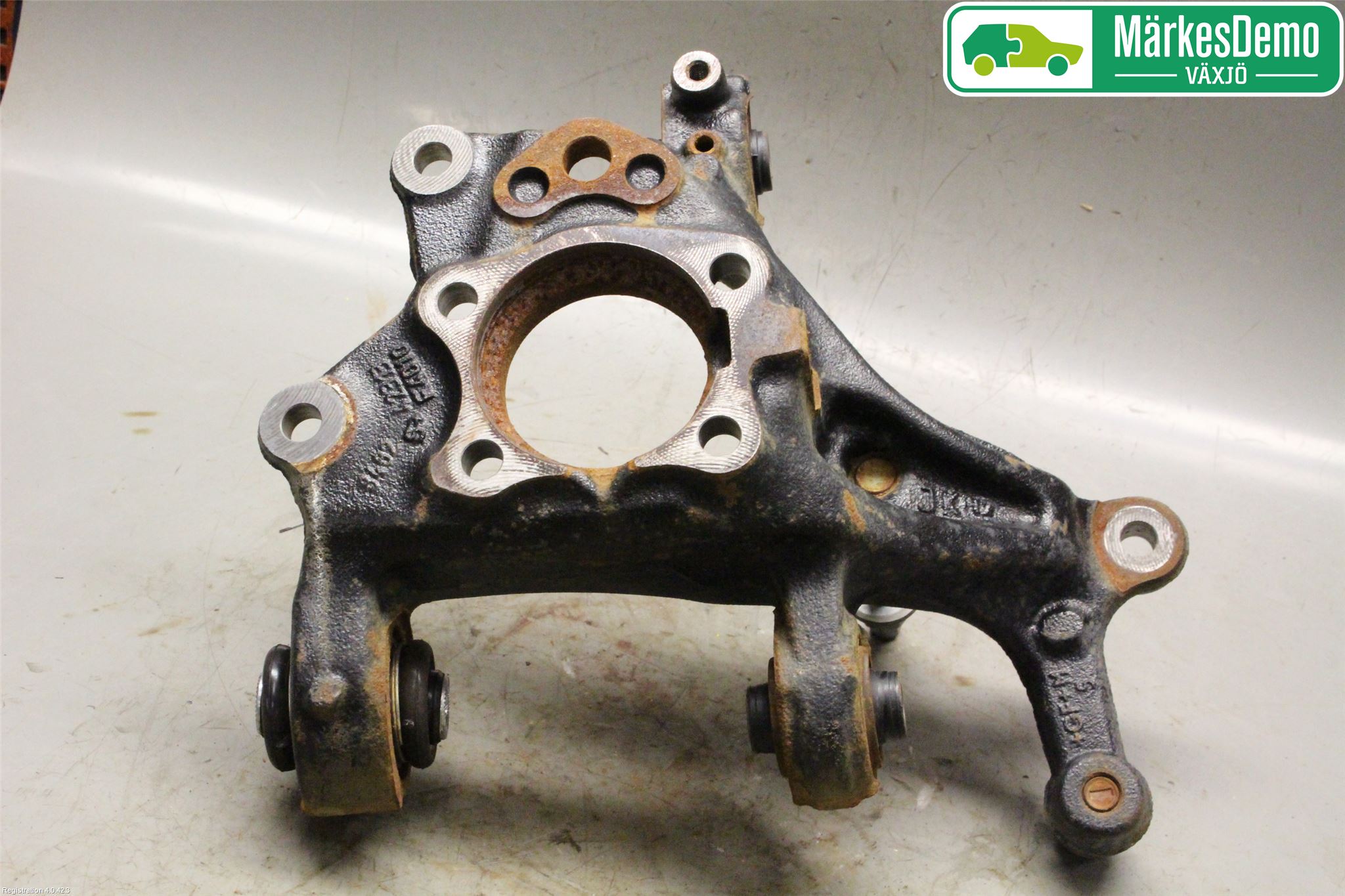 Toyota C-HR 16-23 Hjullagerhus-Spindel Hö B