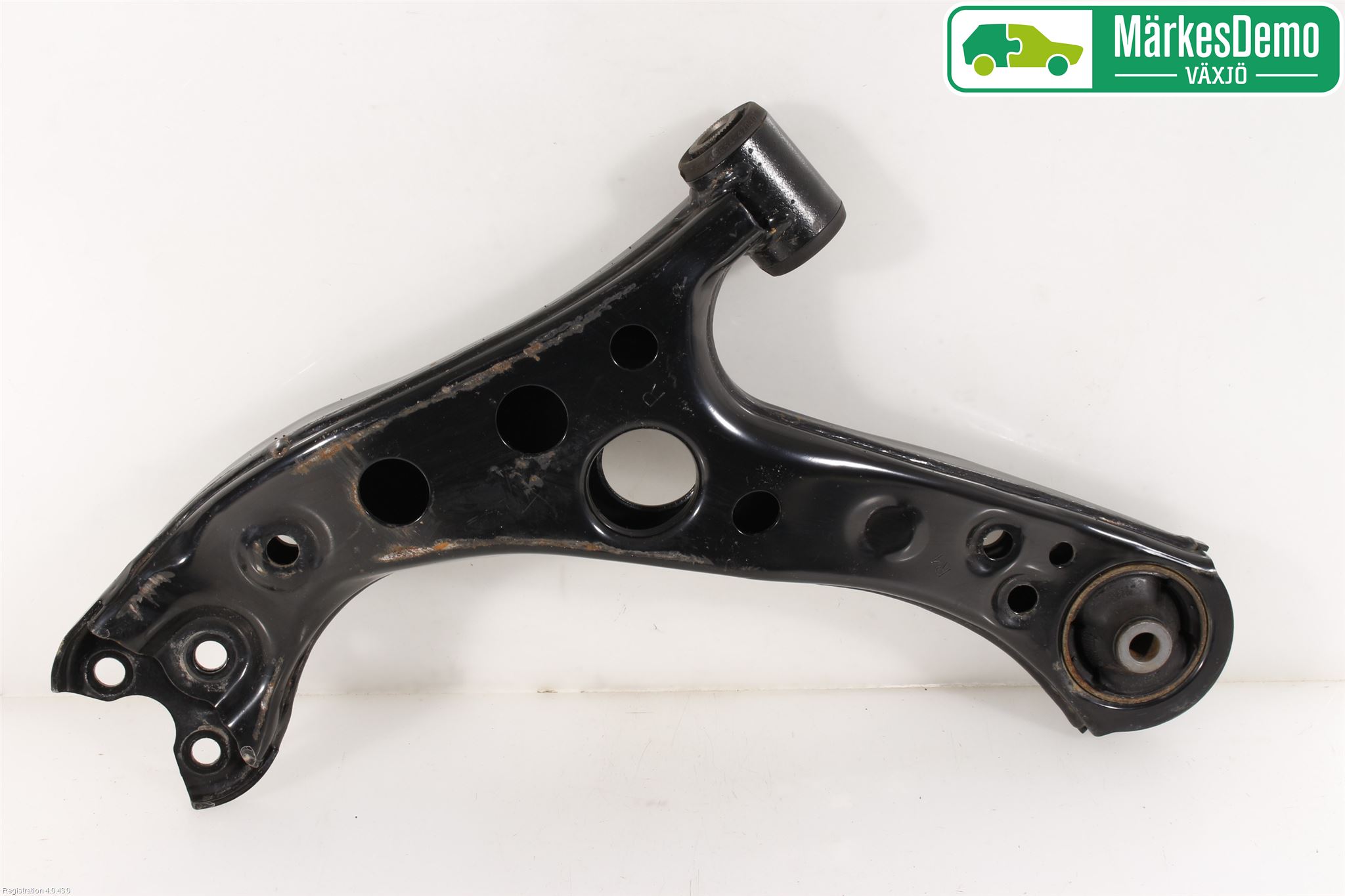 Toyota PRIUS (ZVW50) 16-21 Bärarm Fram Undre Hö