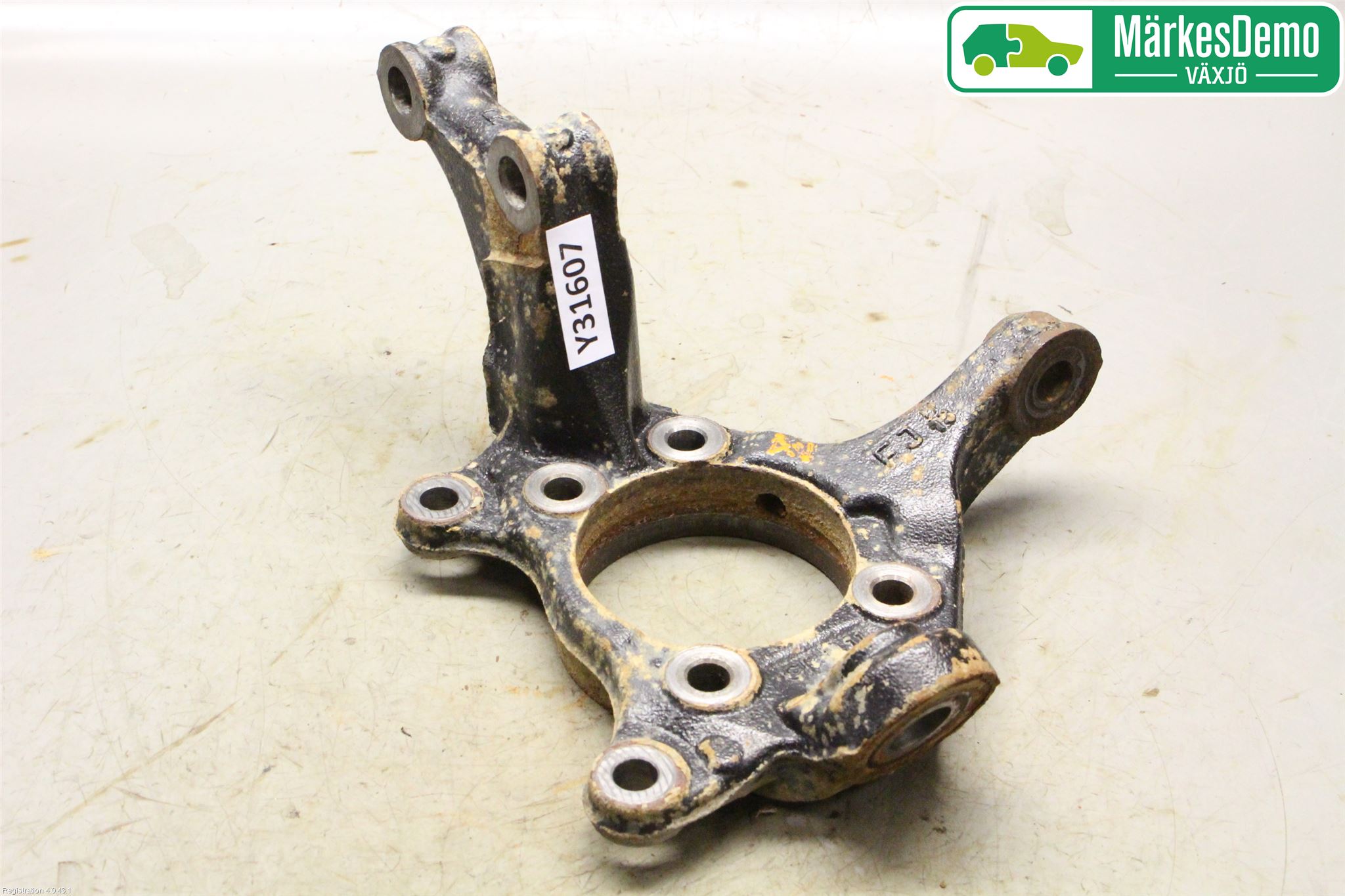Toyota AVENSIS 16-18 Styrspindel Lagerhus Hö