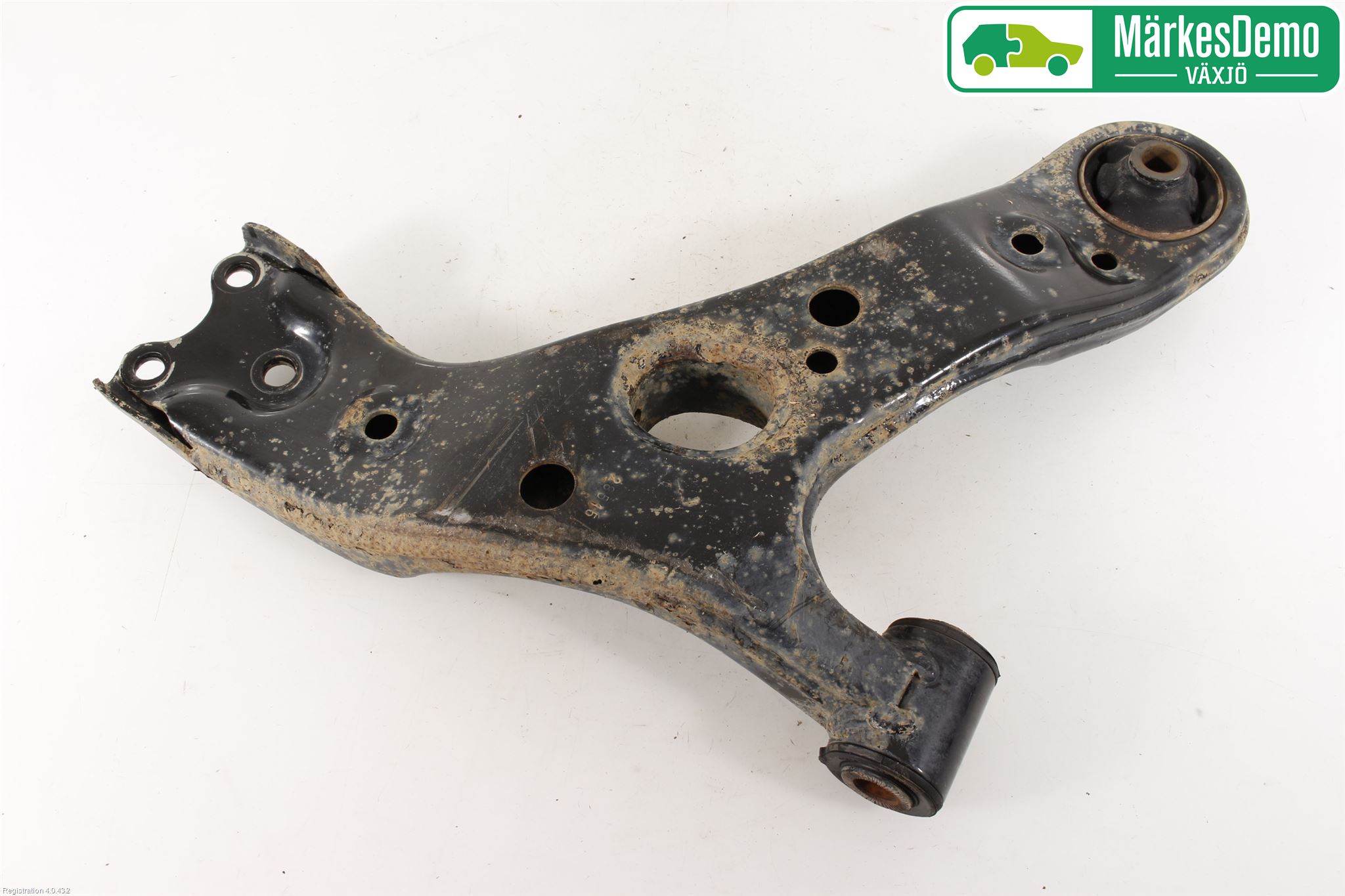Toyota AVENSIS 16-18 Bärarm Fram Undre Vä