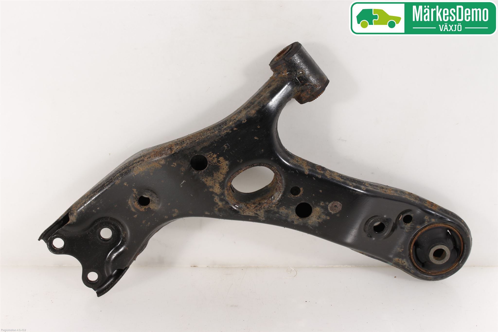 Toyota AURIS 13-19 Bärarm Fram Undre Hö
