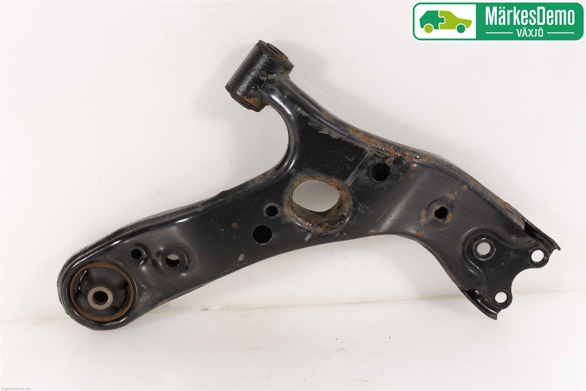 Toyota AURIS 13-19 Bärarm Fram Undre Vä