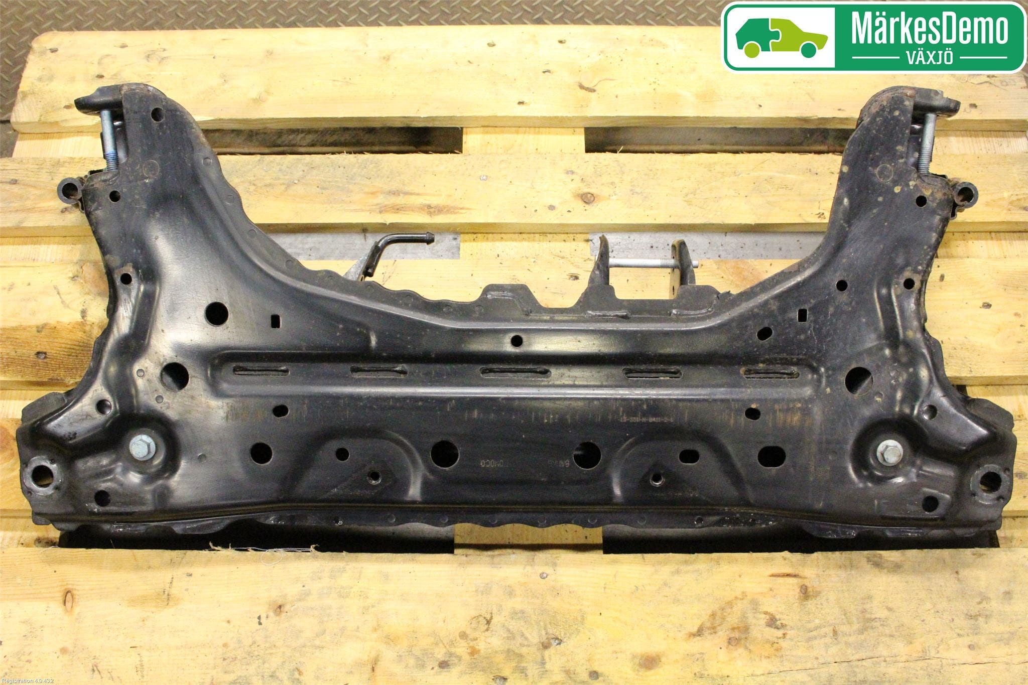 Ford FIESTA 13-17 Framvagnsbalk