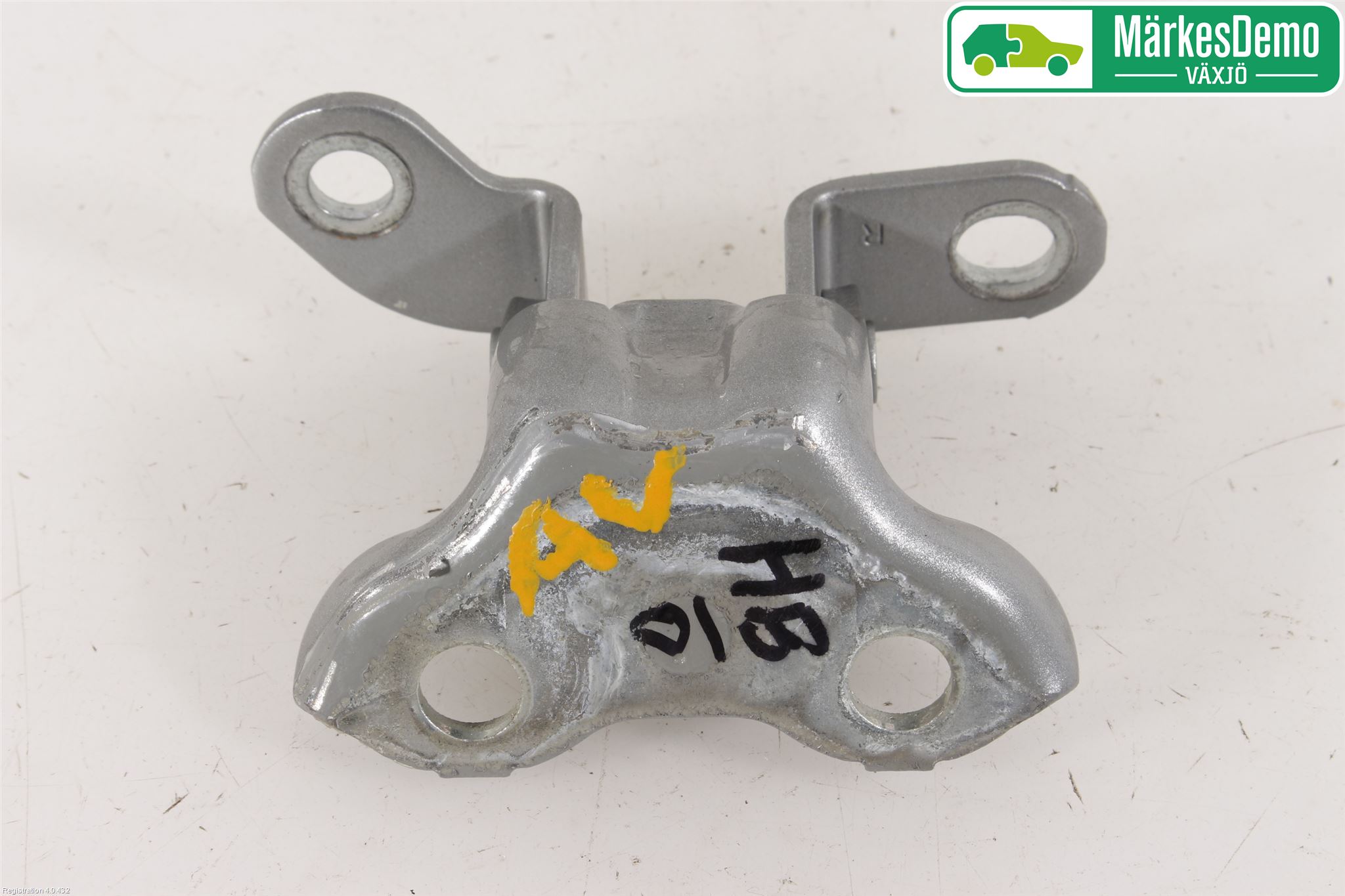 Toyota AURIS 13-19 Dörrgångjärn