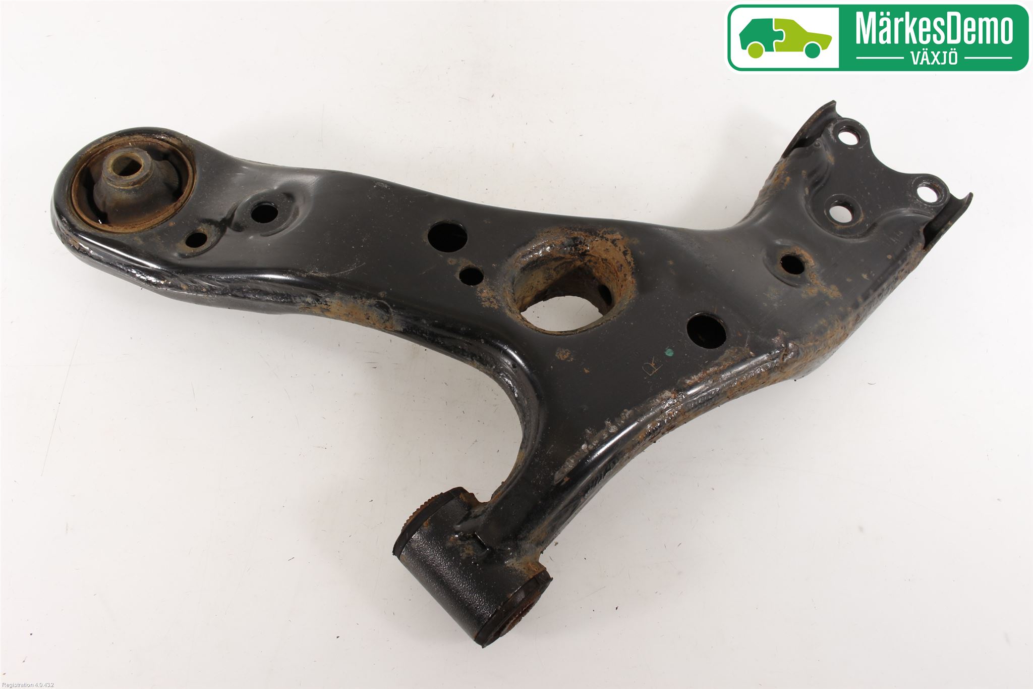 Toyota AURIS 13-19 Bärarm Fram Undre Hö