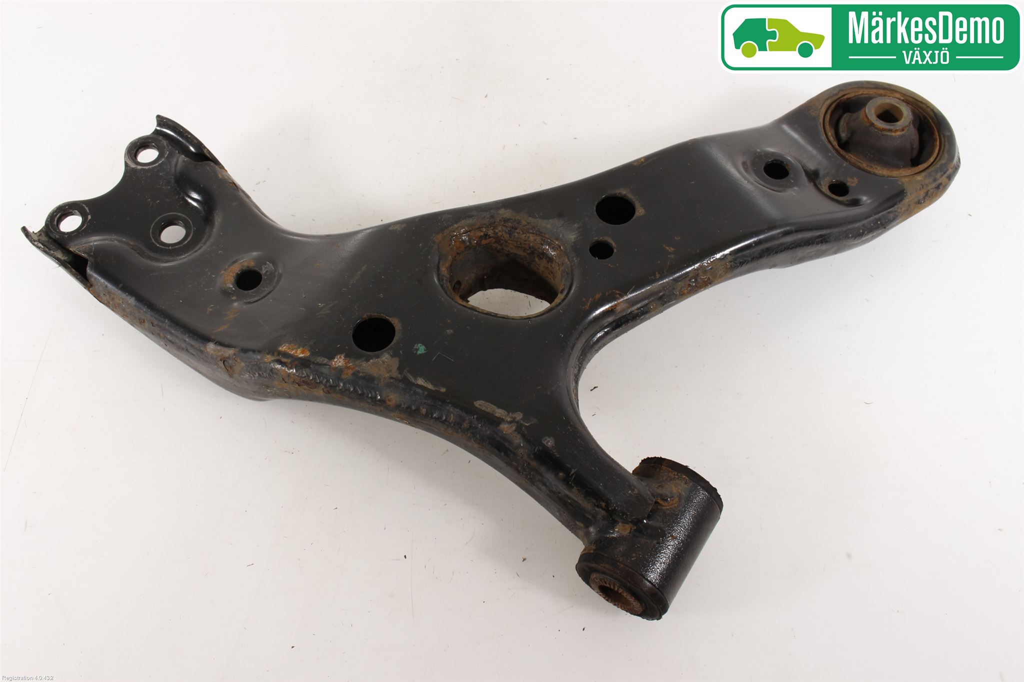 Toyota AURIS 13-19 Bärarm Fram Undre Vä