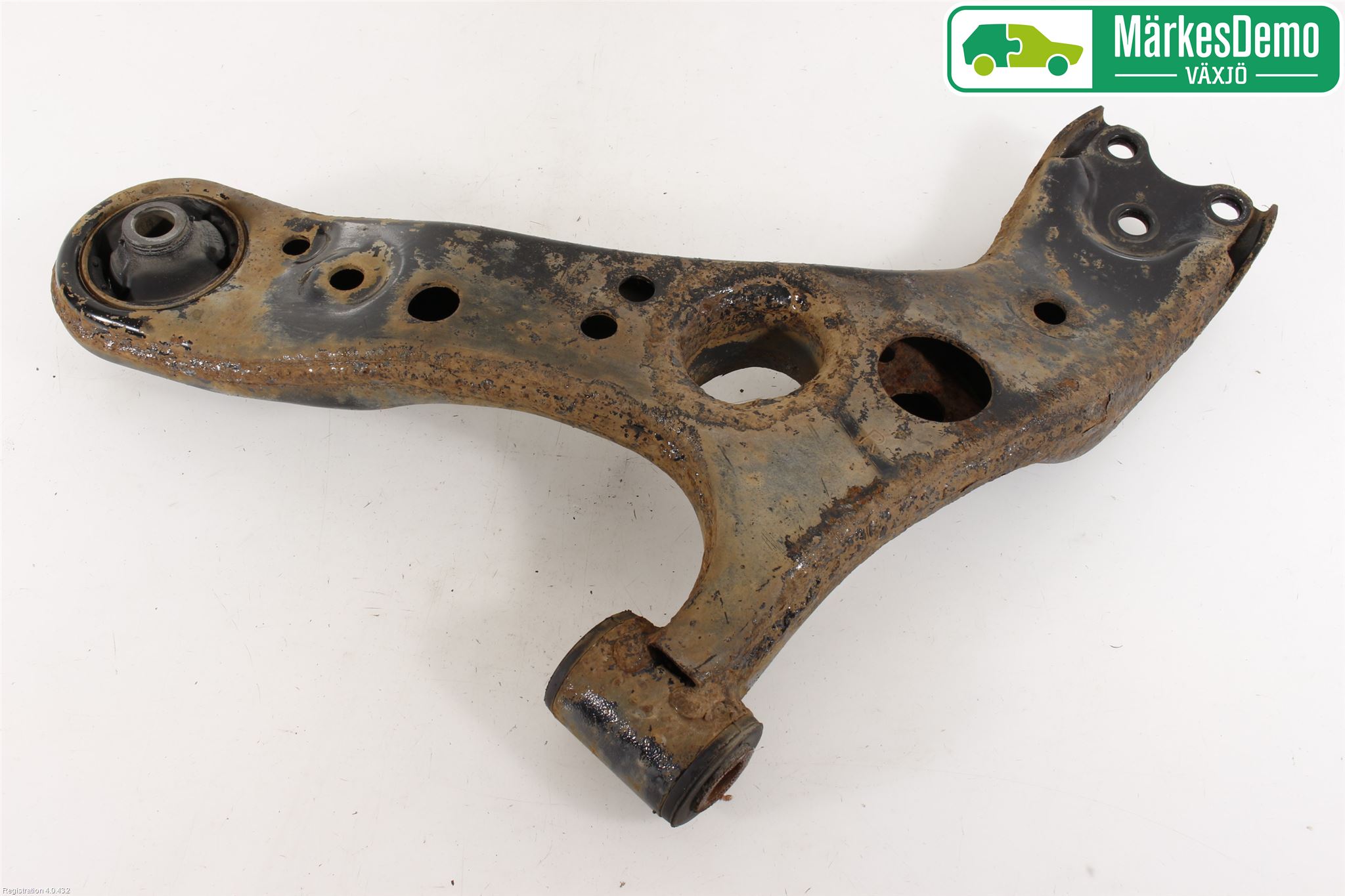 Toyota PRIUS ZVW30 09-20 Bärarm Fram Undre Hö