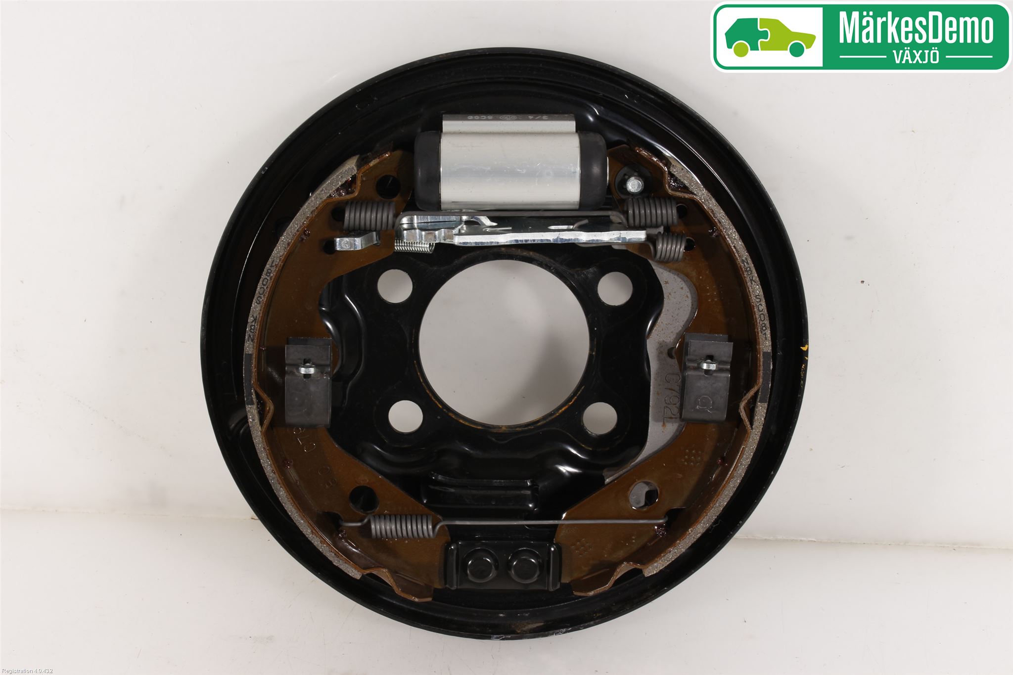 Suzuki IGNIS 01-20 Bromssköld Bak