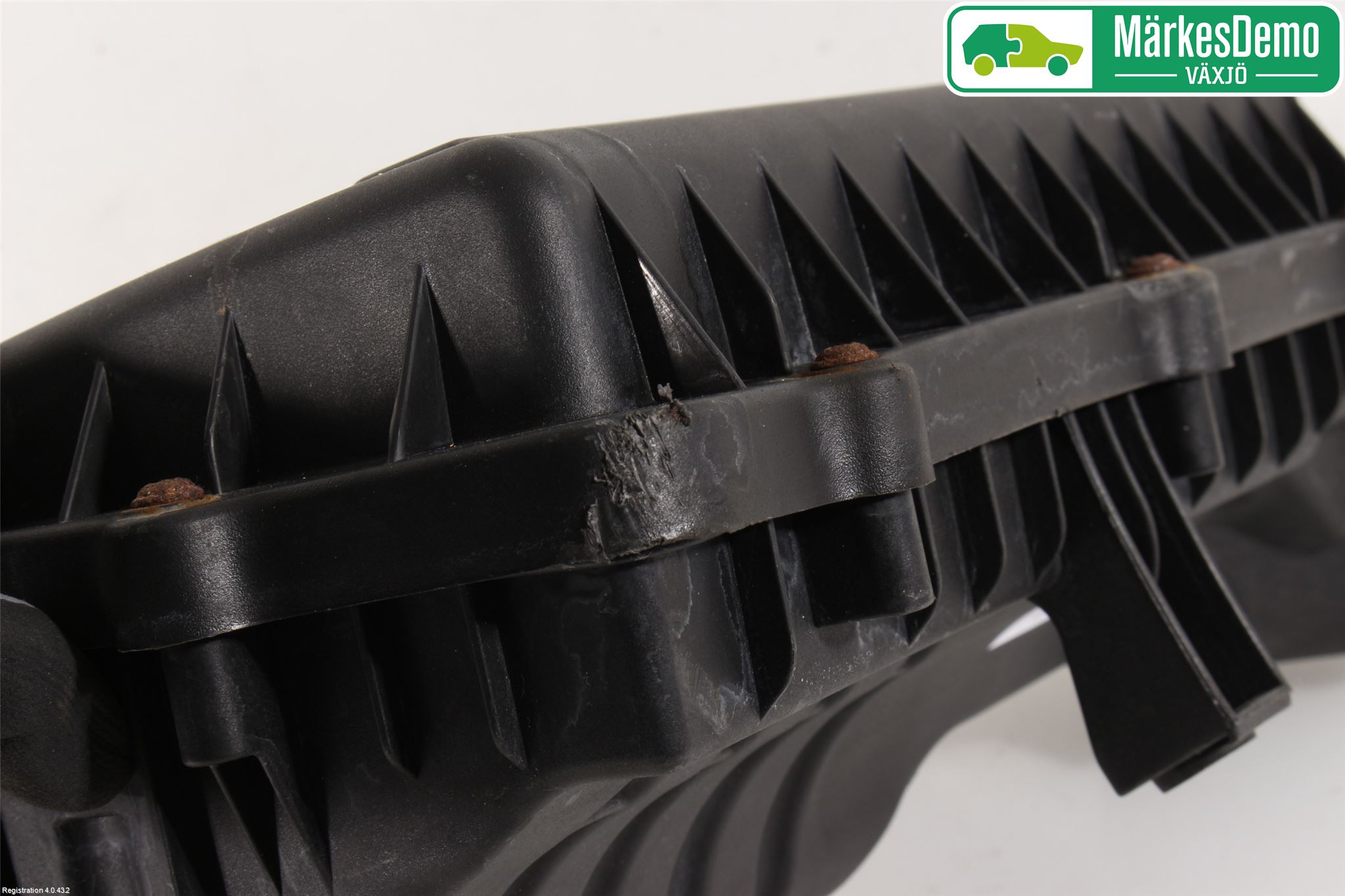 Volkswagen VW CADDY      04-10 Luftrenare