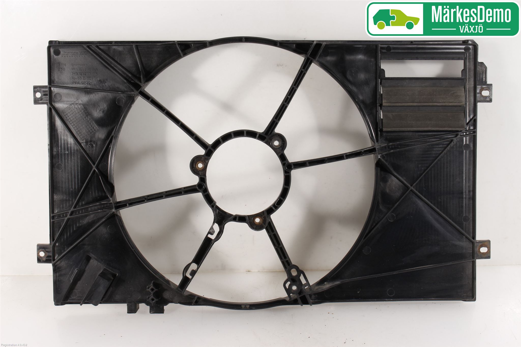 Volkswagen VW CADDY      04-10 Kylfläktkåpa