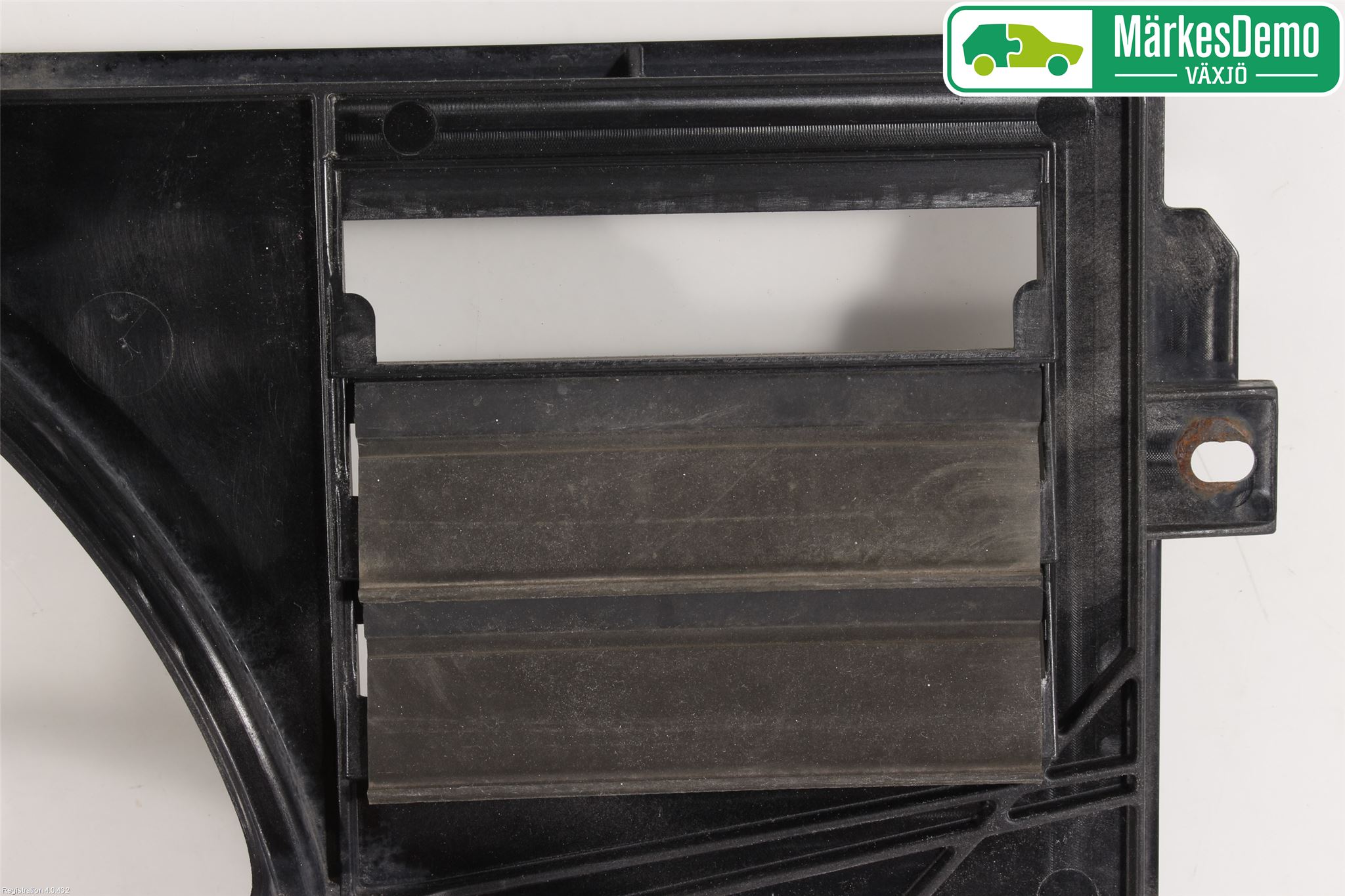 Volkswagen VW CADDY      04-10 Kylfläktkåpa