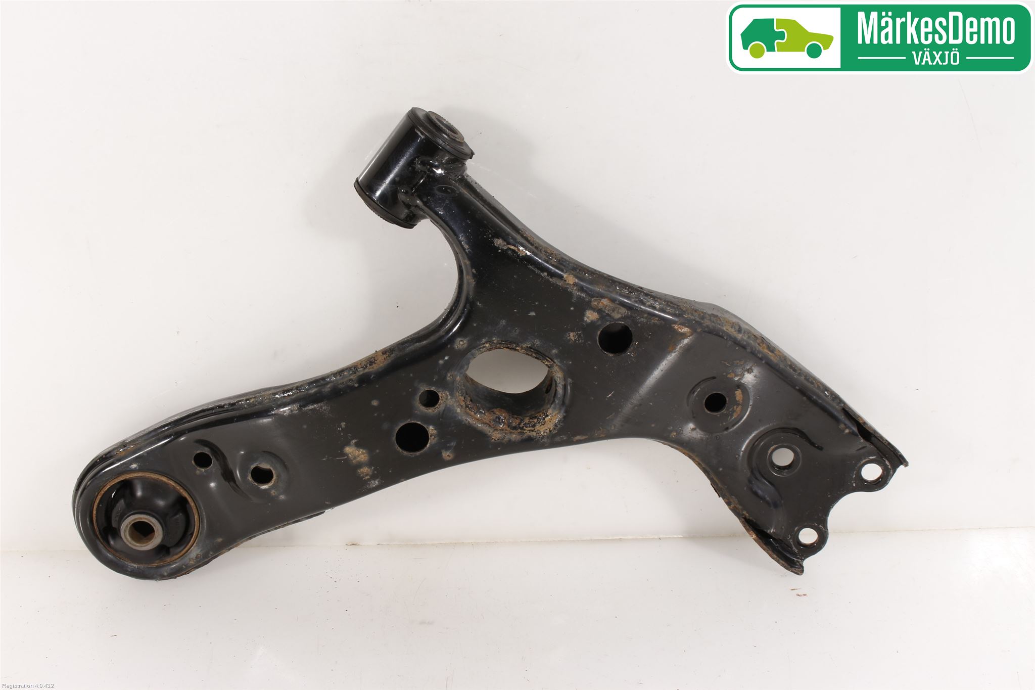 Toyota AVENSIS 16-18 Bärarm Fram Undre Vä
