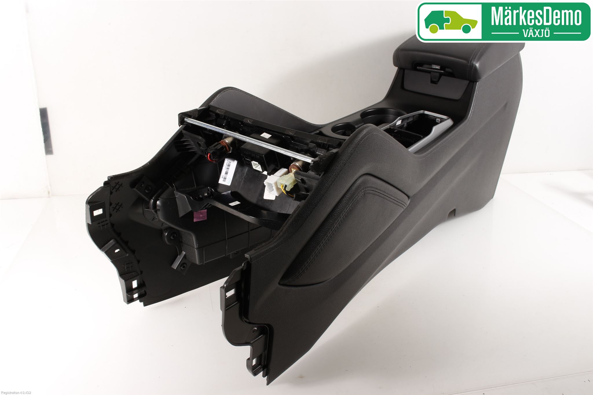 Hyundai TUCSON 05- Instrumentkonsoll Golv