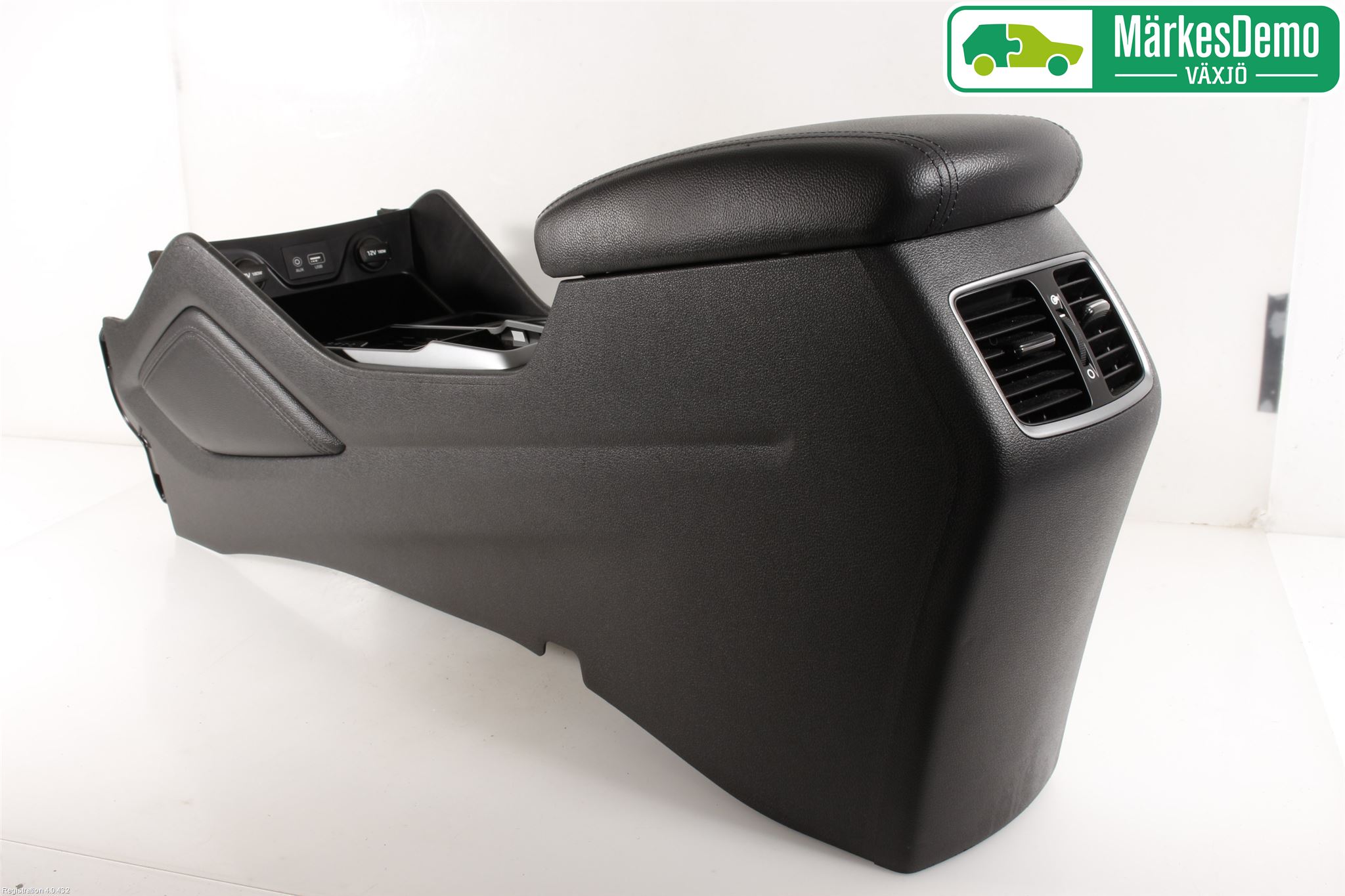 Hyundai TUCSON 05- Instrumentkonsoll Golv