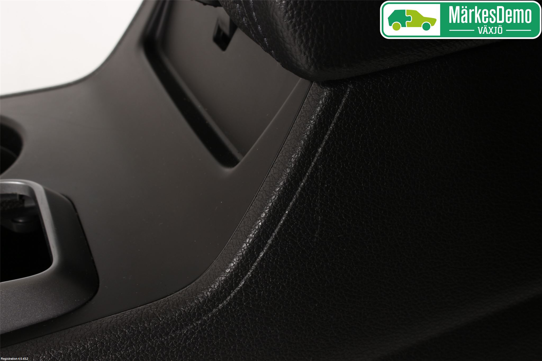 Hyundai TUCSON 05- Instrumentkonsoll Golv