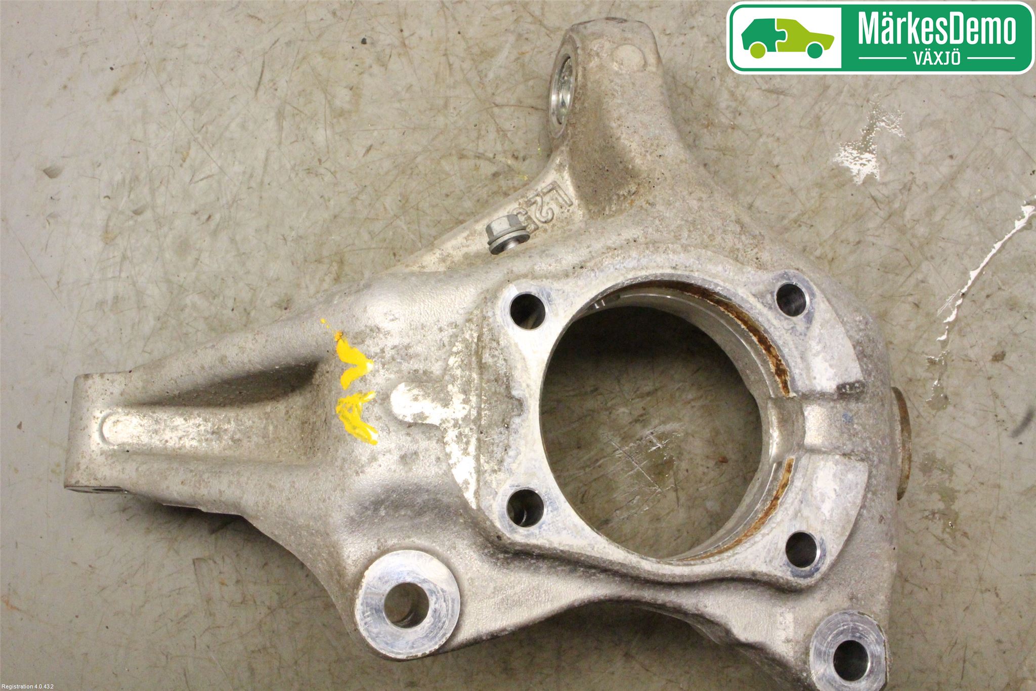 Lexus CT 200h Styrspindel Lagerhus Vä