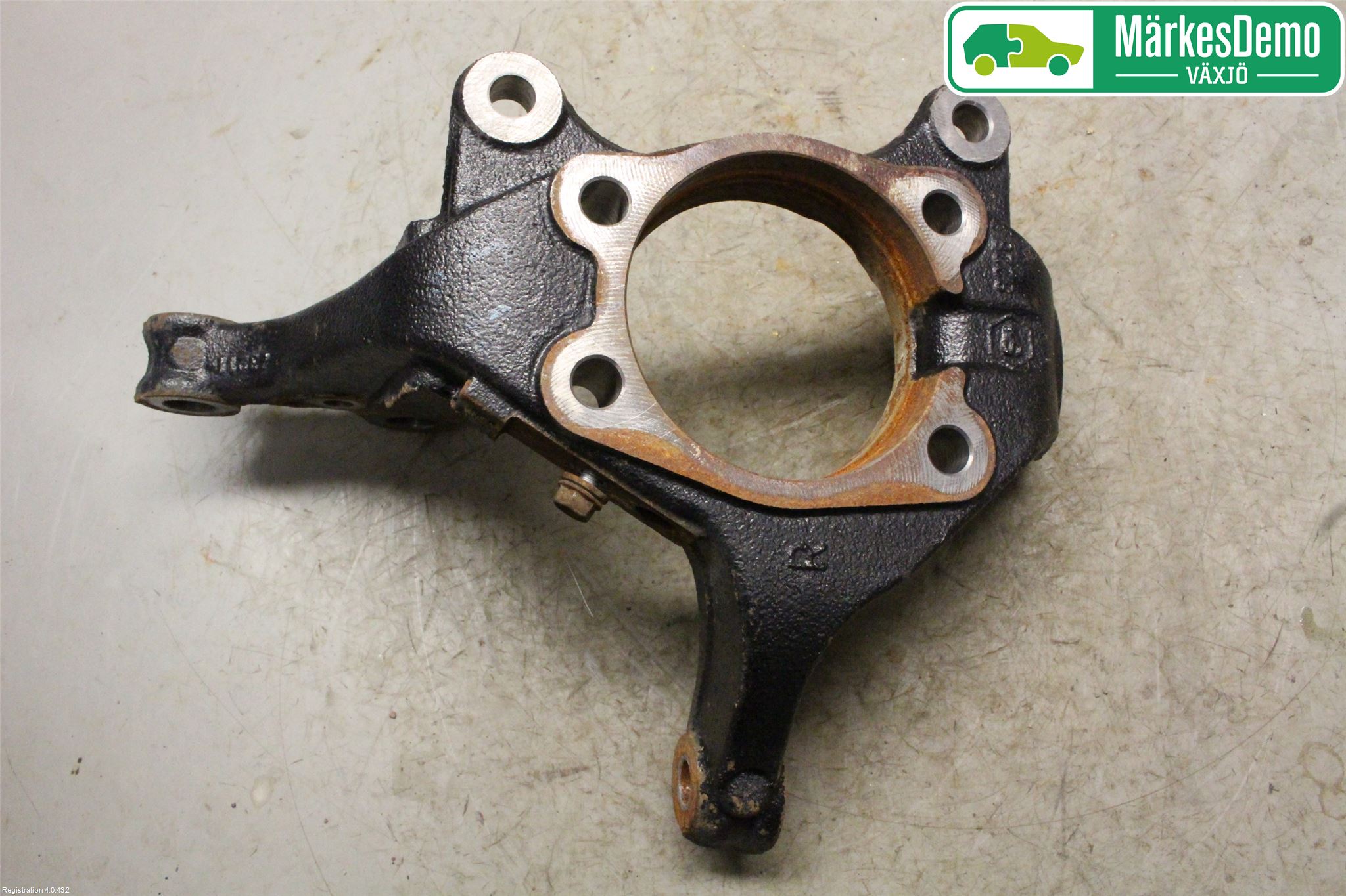 Toyota AURIS 13-19 Styrspindel Lagerhus Hö