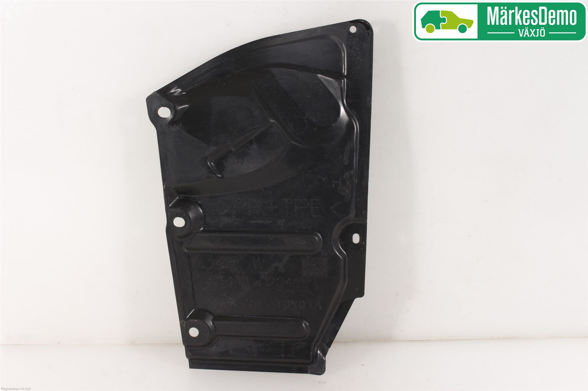 Toyota AURIS 13-19 Hasplåt Plåt-Plast