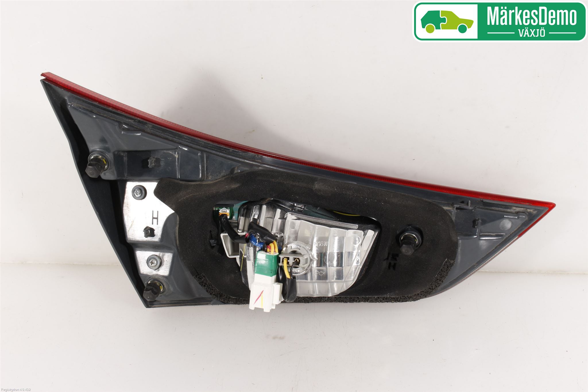 Toyota AURIS 13-19 Bakljus Lucka Hö