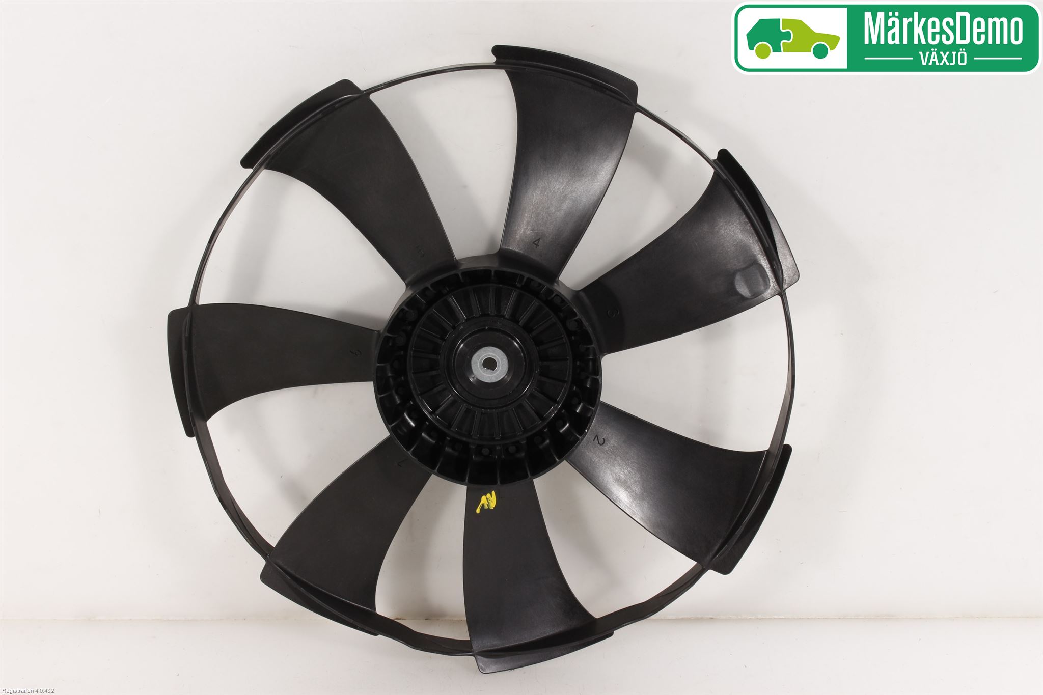 Suzuki IGNIS 01-20 Kylfläkt-Vinge