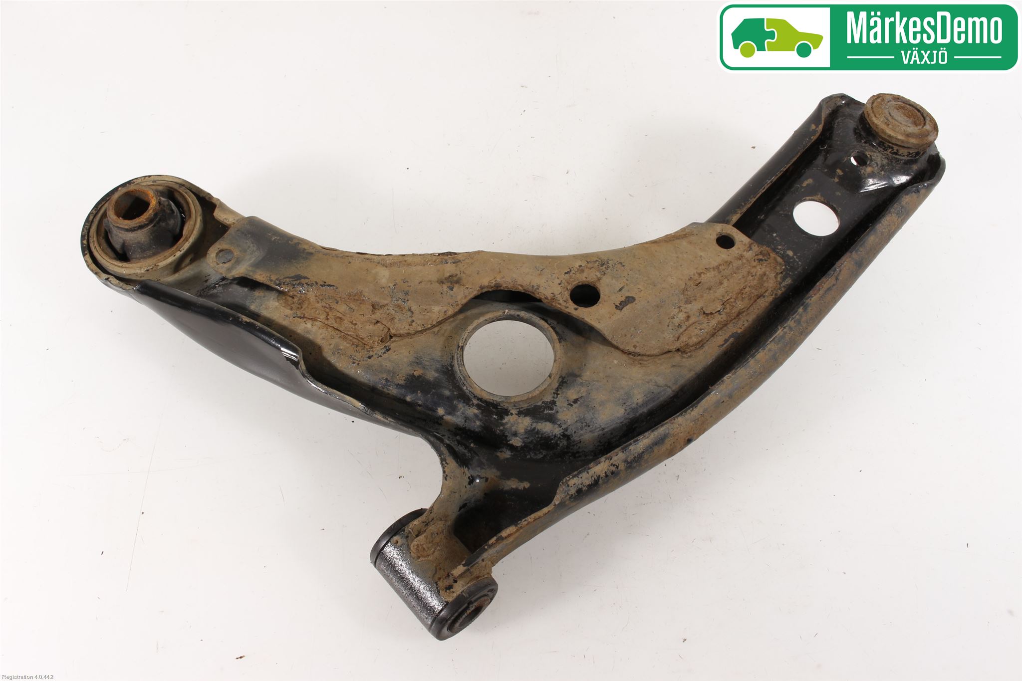 Toyota YARIS XP130 12-14 Bärarm Fram Undre Hö