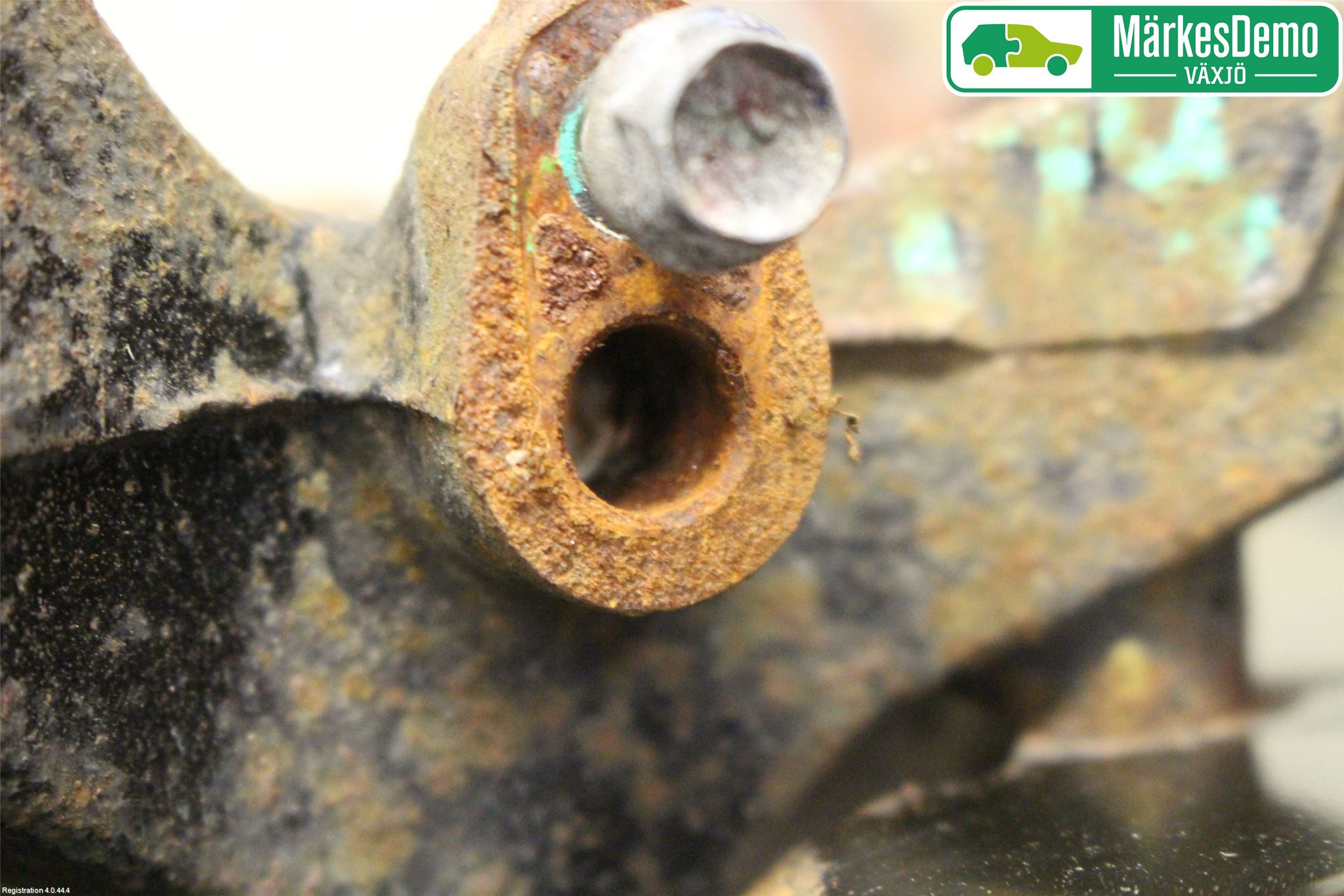 Mitsubishi SPACE STAR 13- Styrspindel Lagerhus Vä