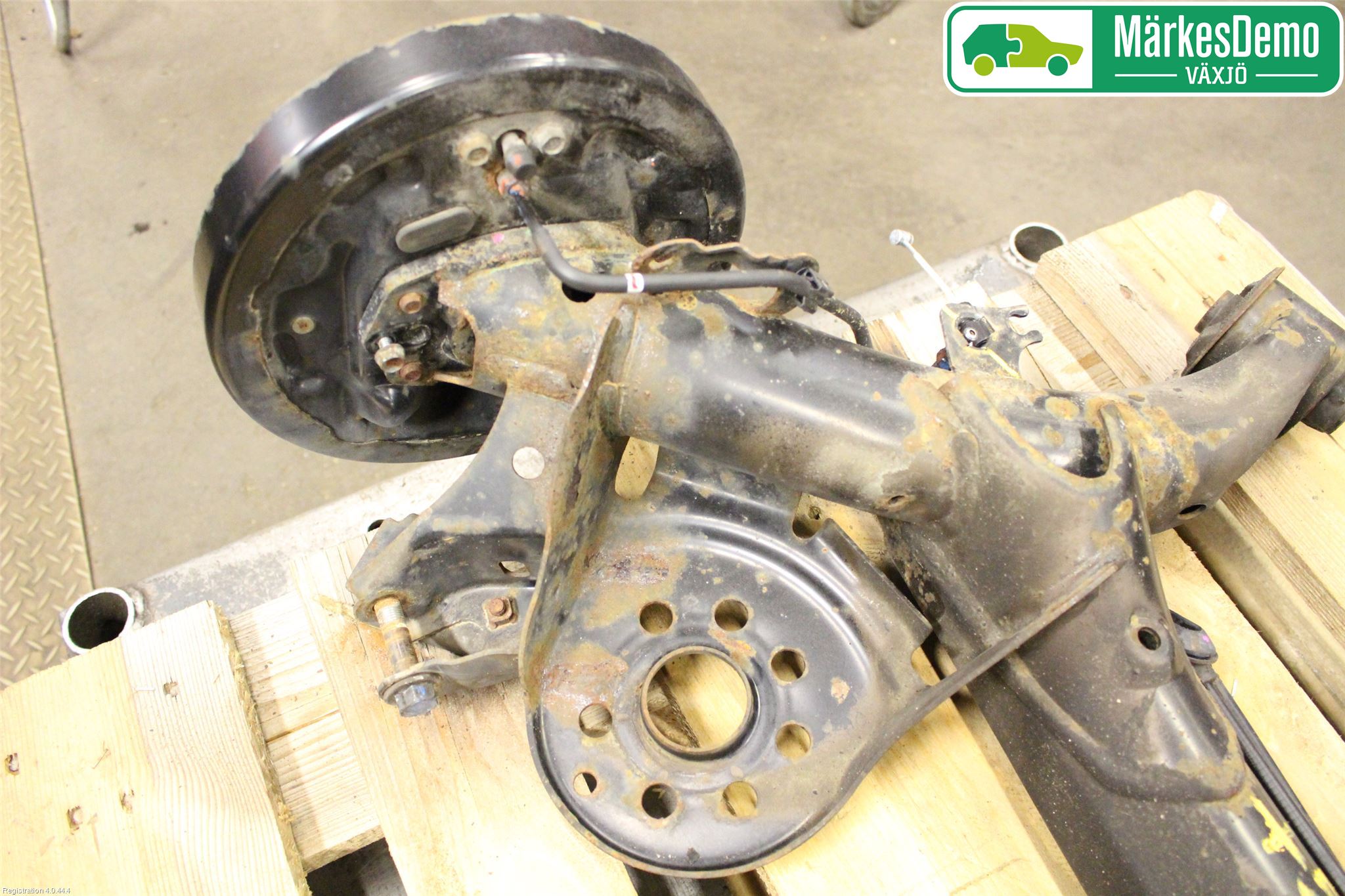 Mitsubishi SPACE STAR 13- Bakaxelbalk