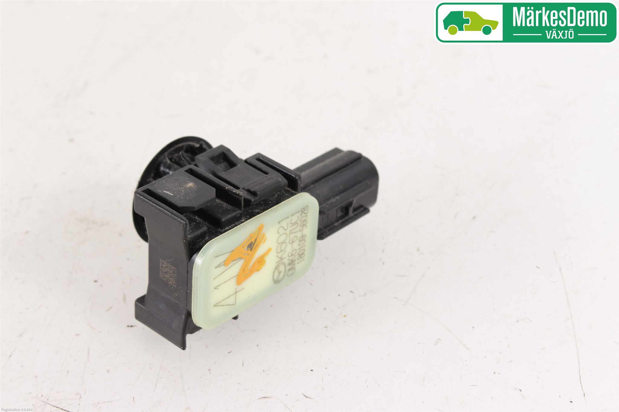 Mazda CX-5 17- Parkeringshjälp Frontsensor