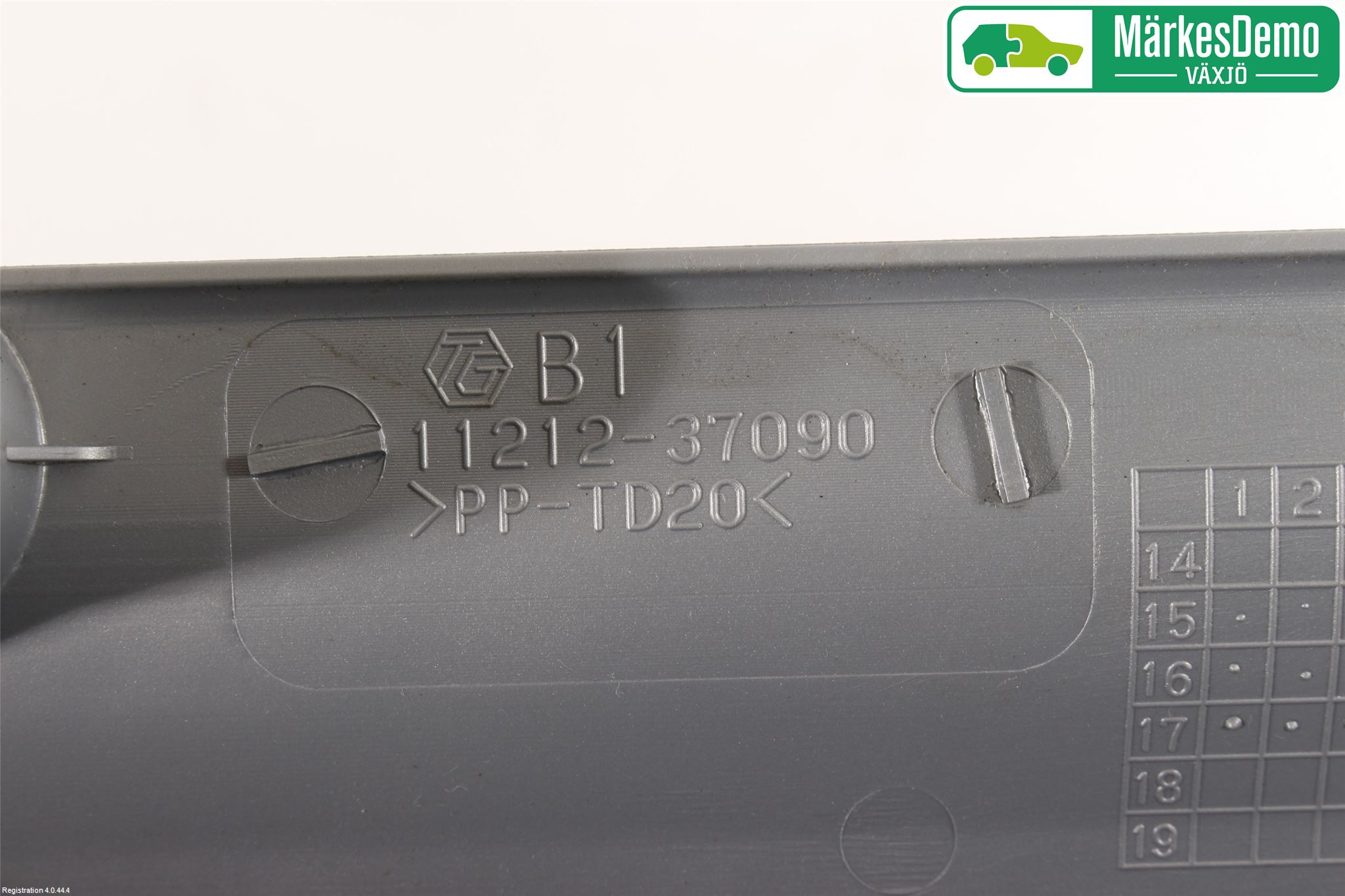 Toyota AURIS 13-19 Motorkåpa