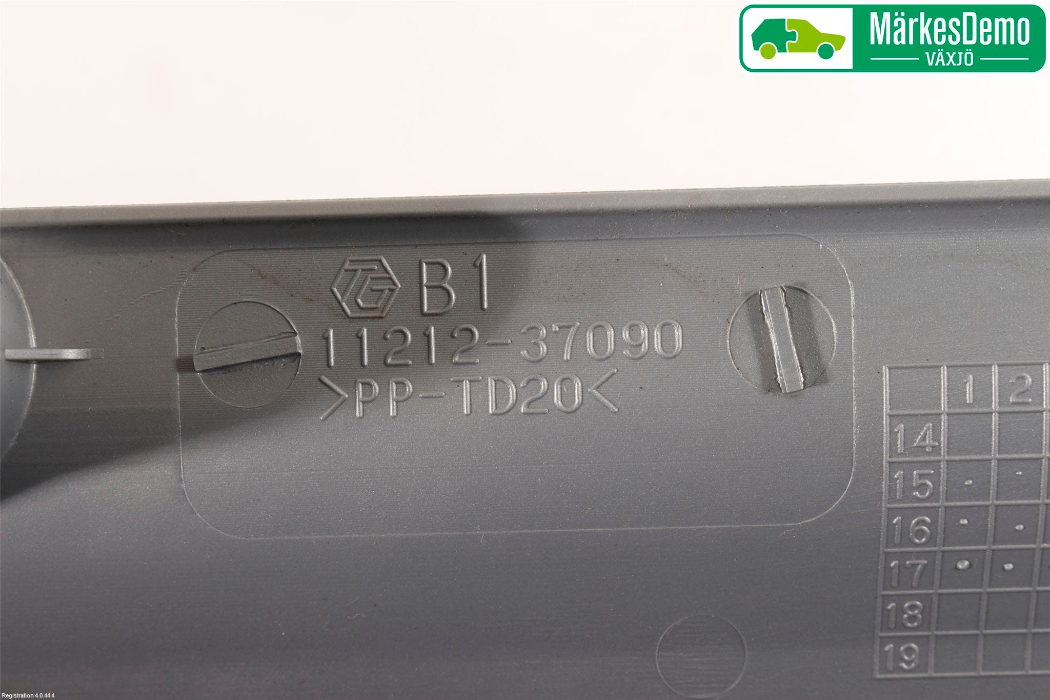 Toyota AURIS 13-19 Motorkåpa