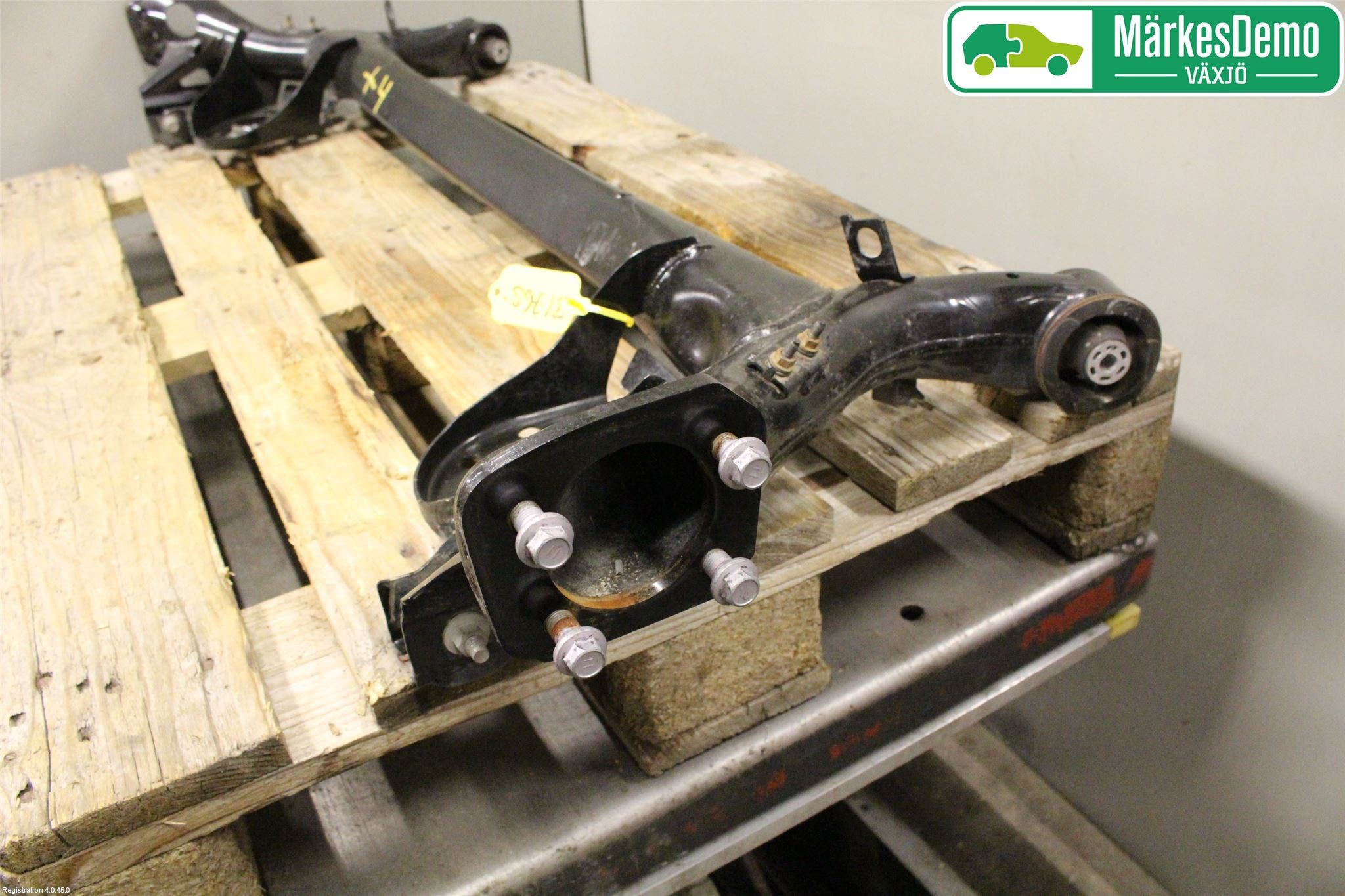 Toyota YARIS XP130 15-20 Bakaxelbalk