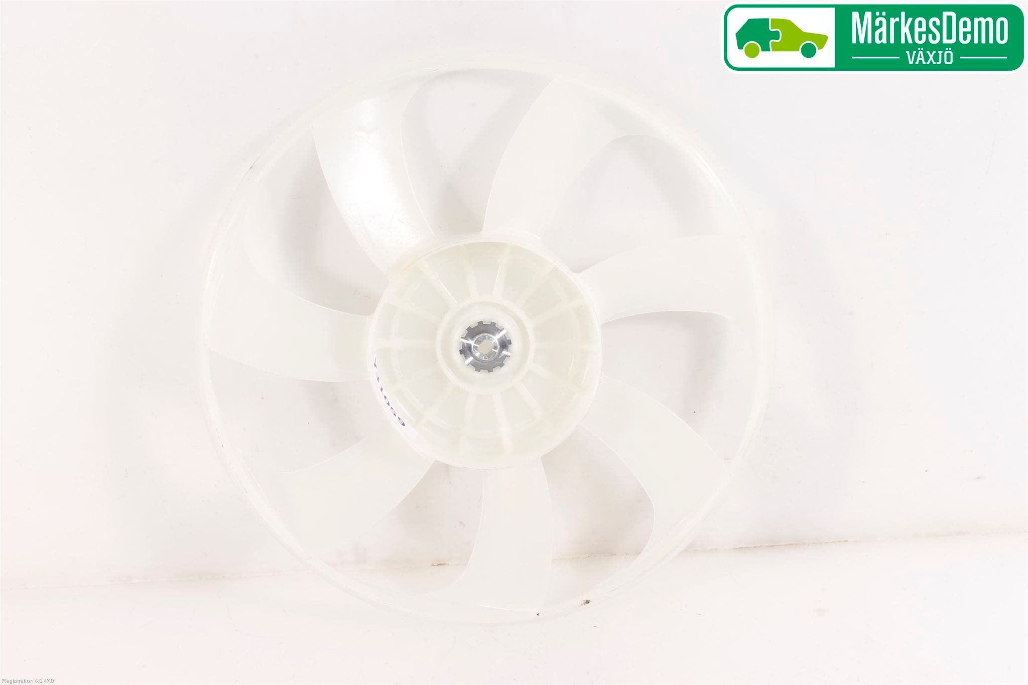 Toyota AURIS 13-19 Kylfläkt-Vinge