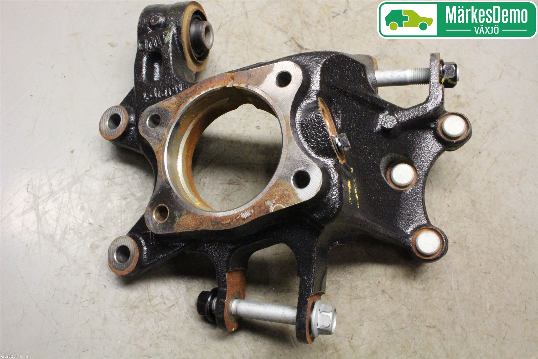 Hyundai TUCSON 05- Hjullagerhus-Spindel Vä B