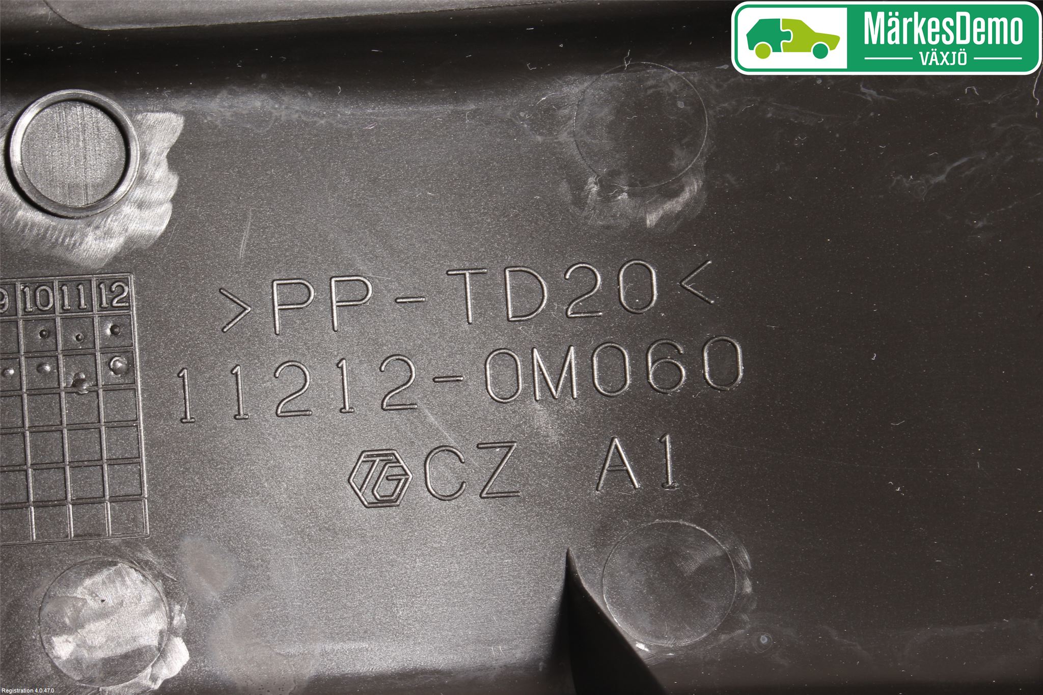 Toyota YARIS XP130 15-20 Motorkåpa