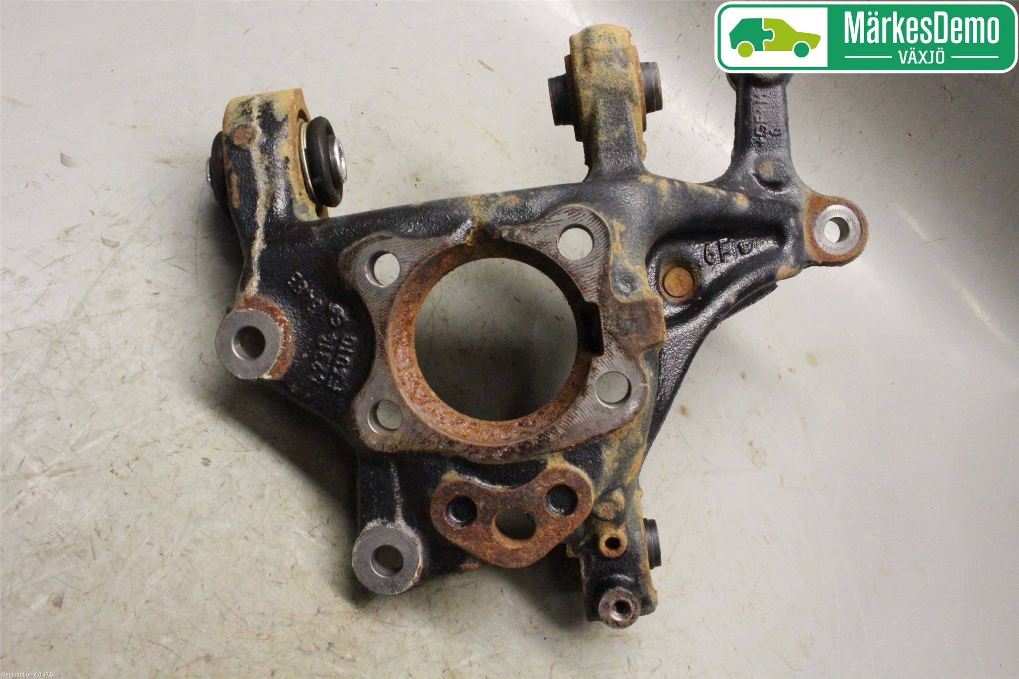 Toyota C-HR 16-23 Hjullagerhus-Spindel Vä B