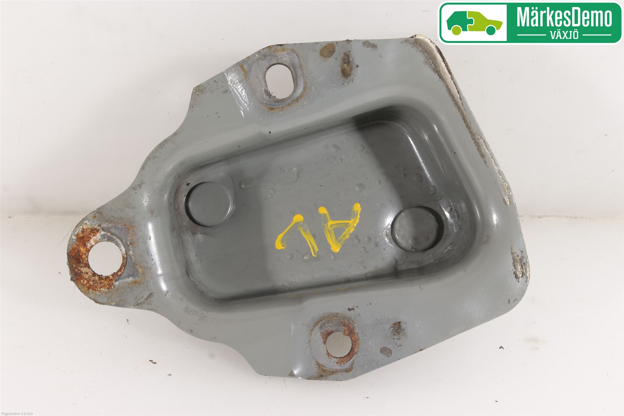 Toyota COROLLA VERSO 02-04 Stötfångarbärjärn Bak