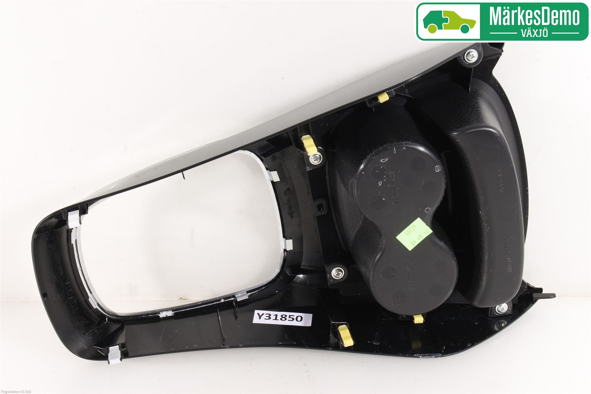 Toyota YARIS XP130 15-20 Instrumentkonsoll Golv