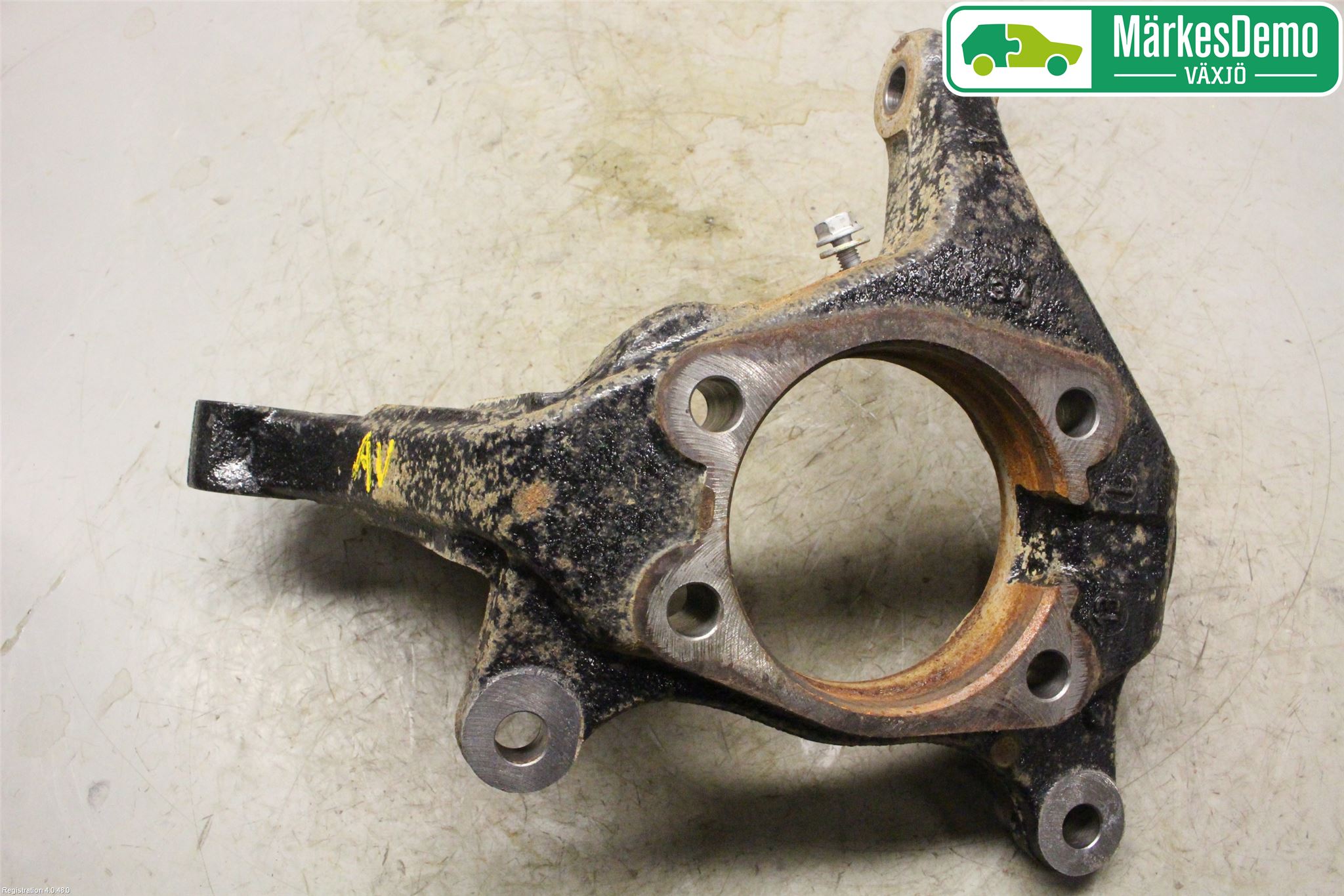 Toyota RAV4 13-18 Styrspindel Lagerhus Vä