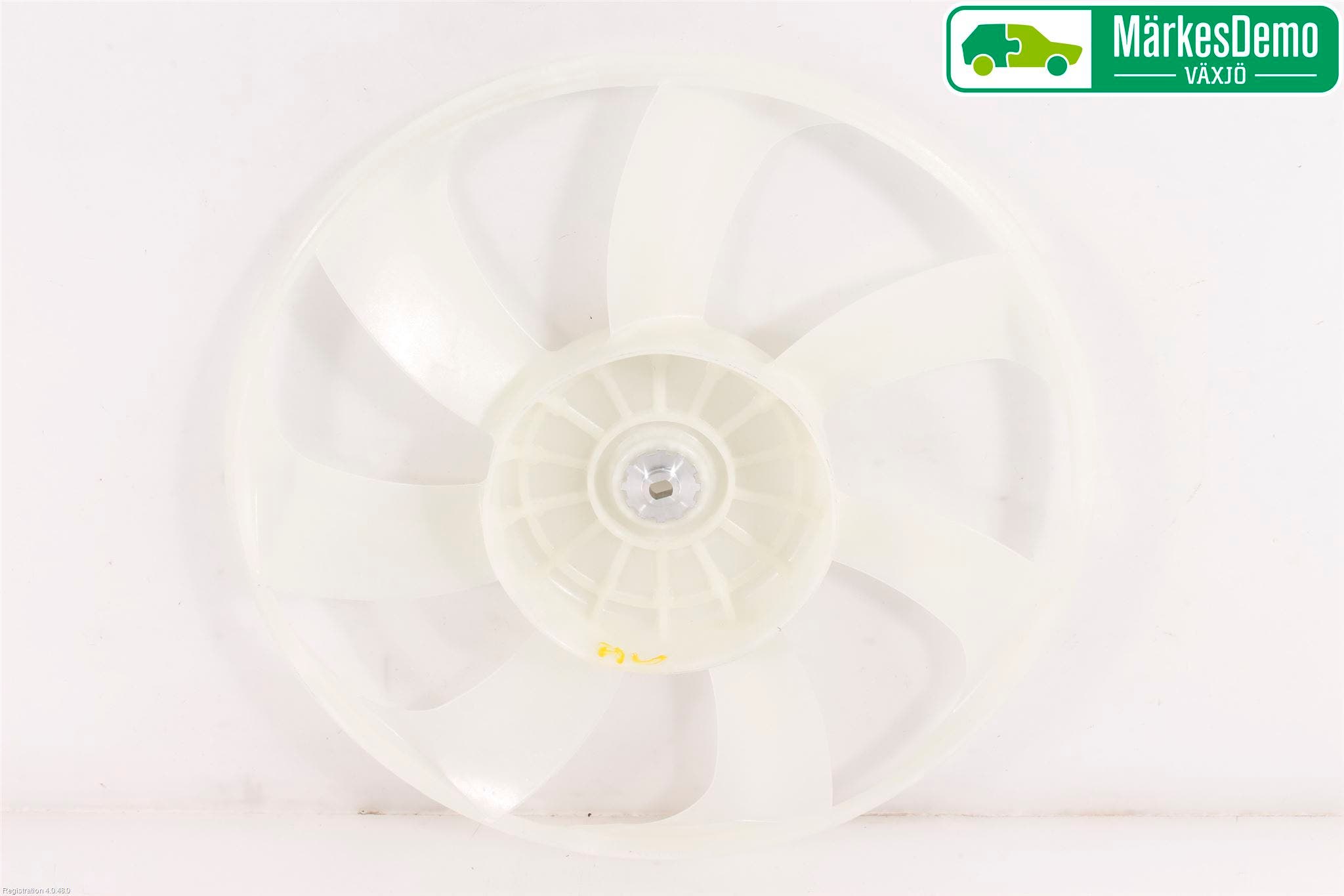 Toyota AURIS 13-19 Kylfläkt-Vinge