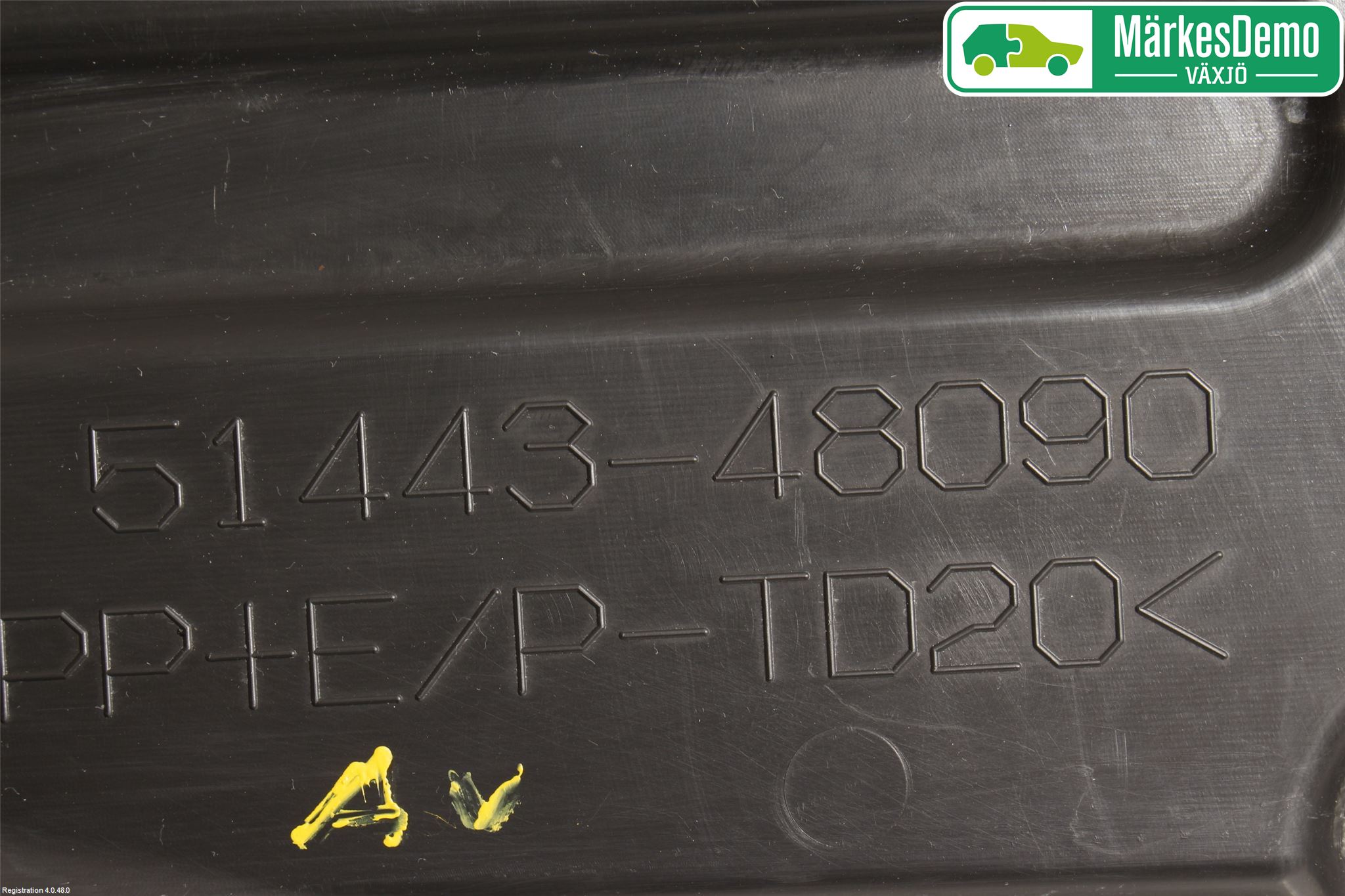 Toyota RAV4 13-18 Hasplåt Plåt-Plast