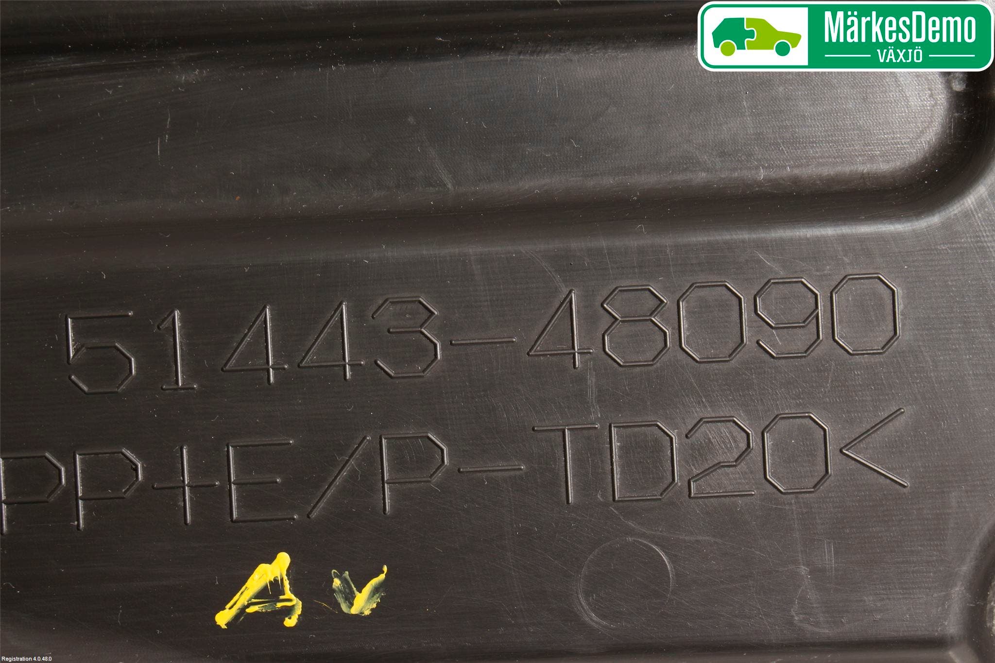 Toyota RAV4 13-18 Hasplåt Plåt-Plast