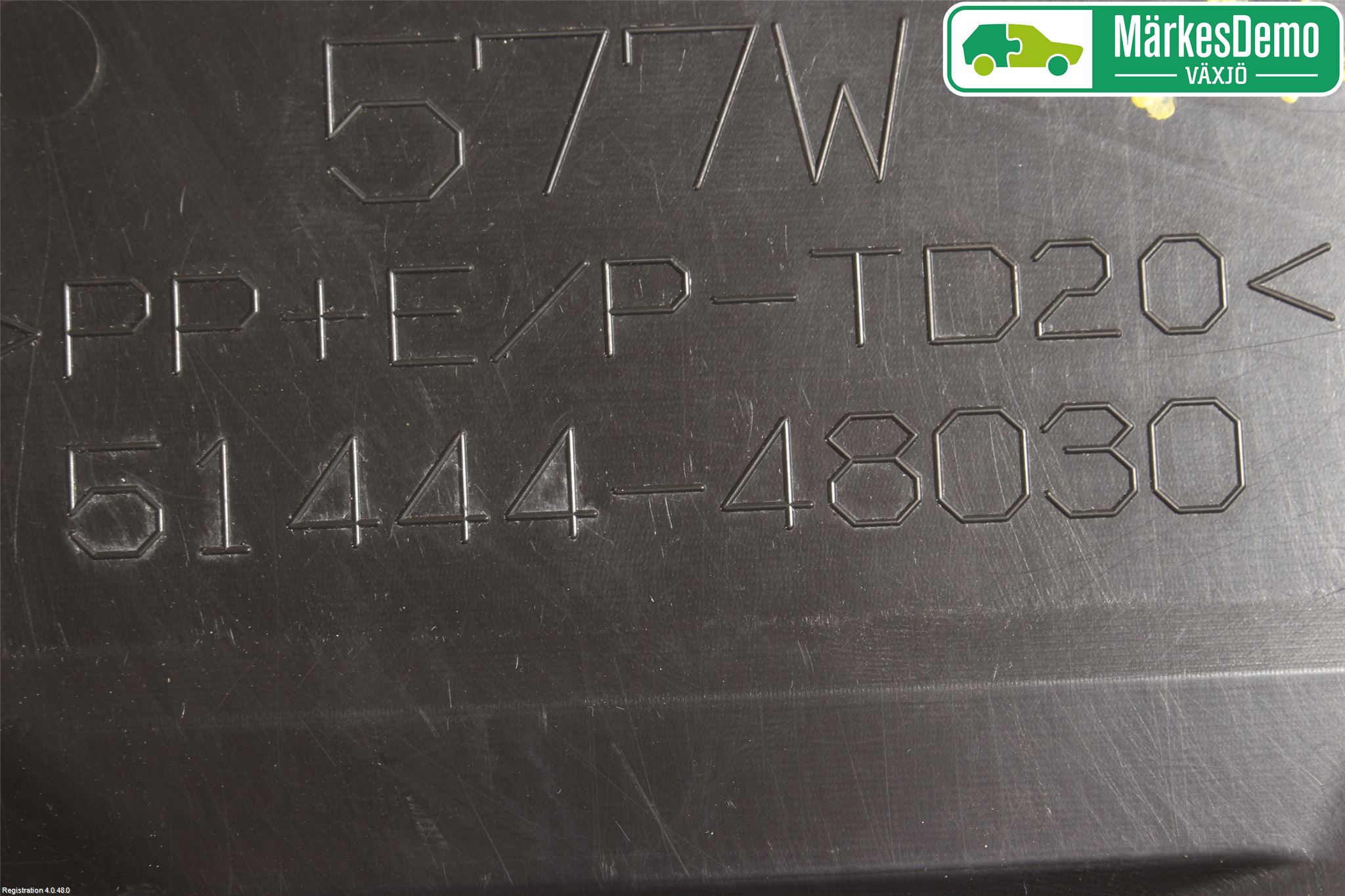 Toyota RAV4 13-18 Hasplåt Plåt-Plast