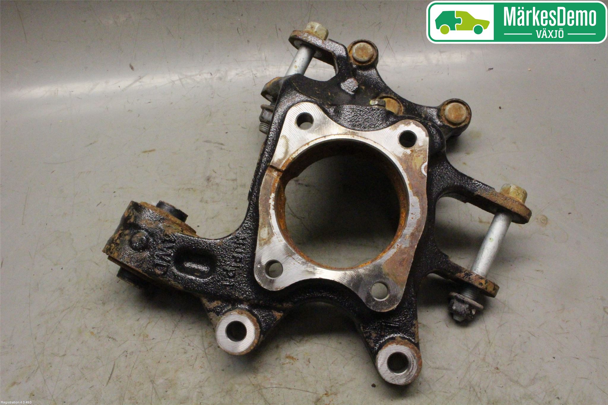 Hyundai TUCSON 05- Hjullagerhus-Spindel Vä B