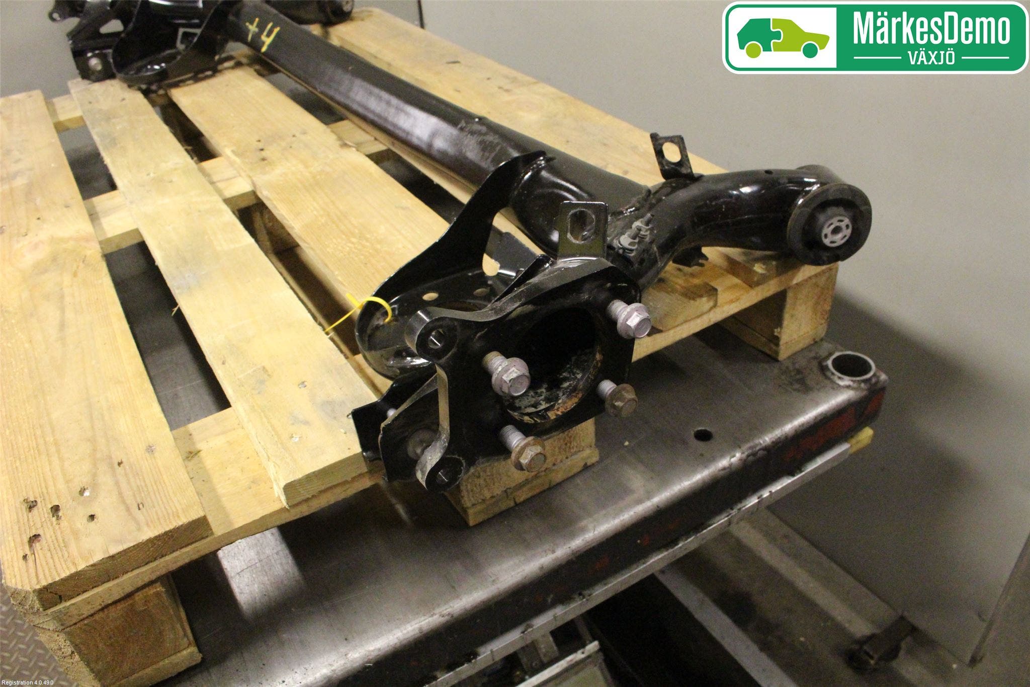 Toyota YARIS XP130 15-20 Bakaxelbalk