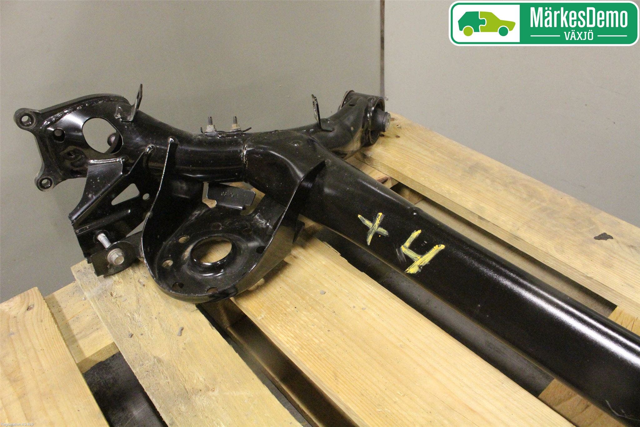 Toyota YARIS XP130 15-20 Bakaxelbalk