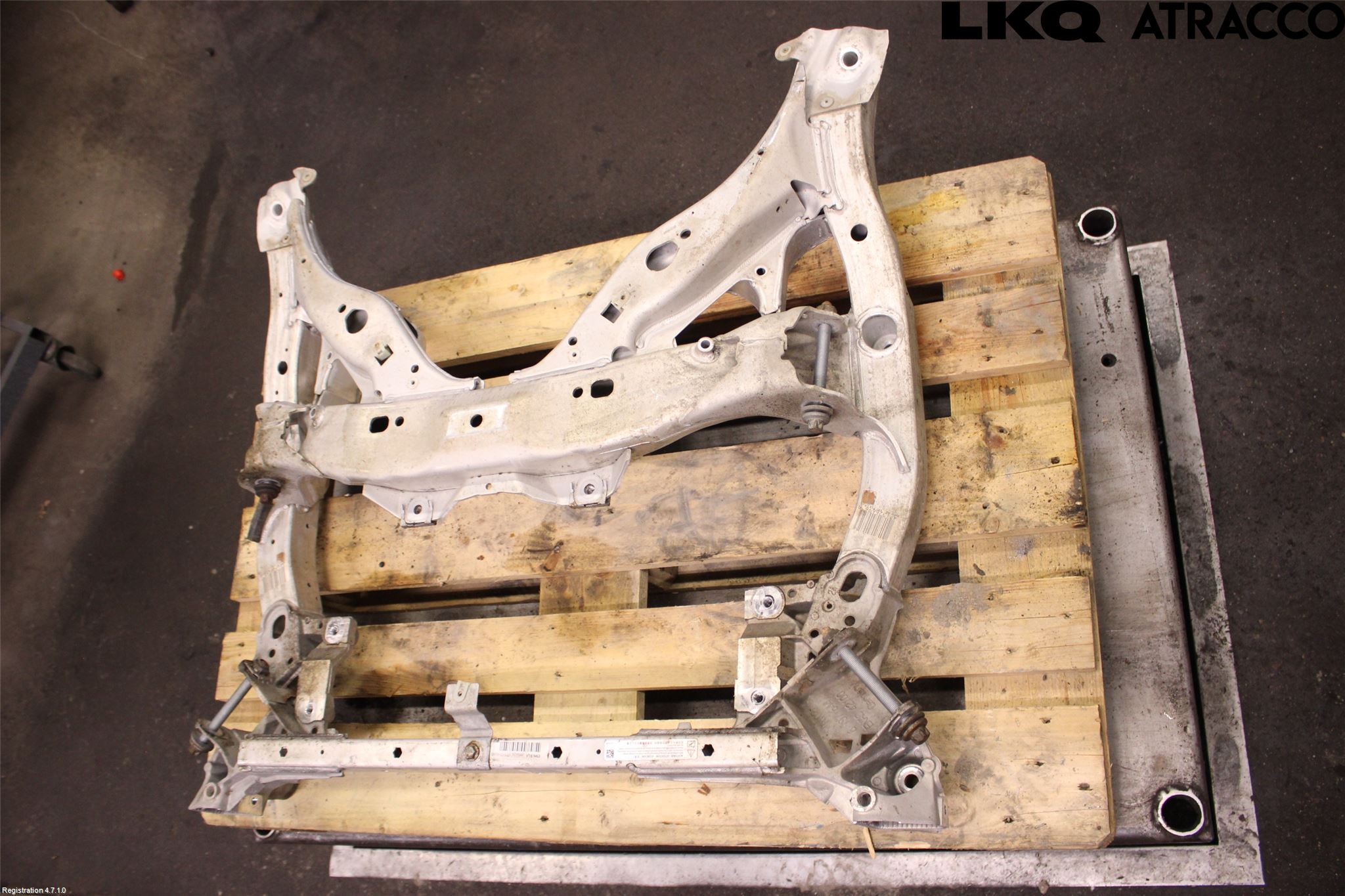 BMW 5 F10/F11/F18 09-17 Framvagnsbalk