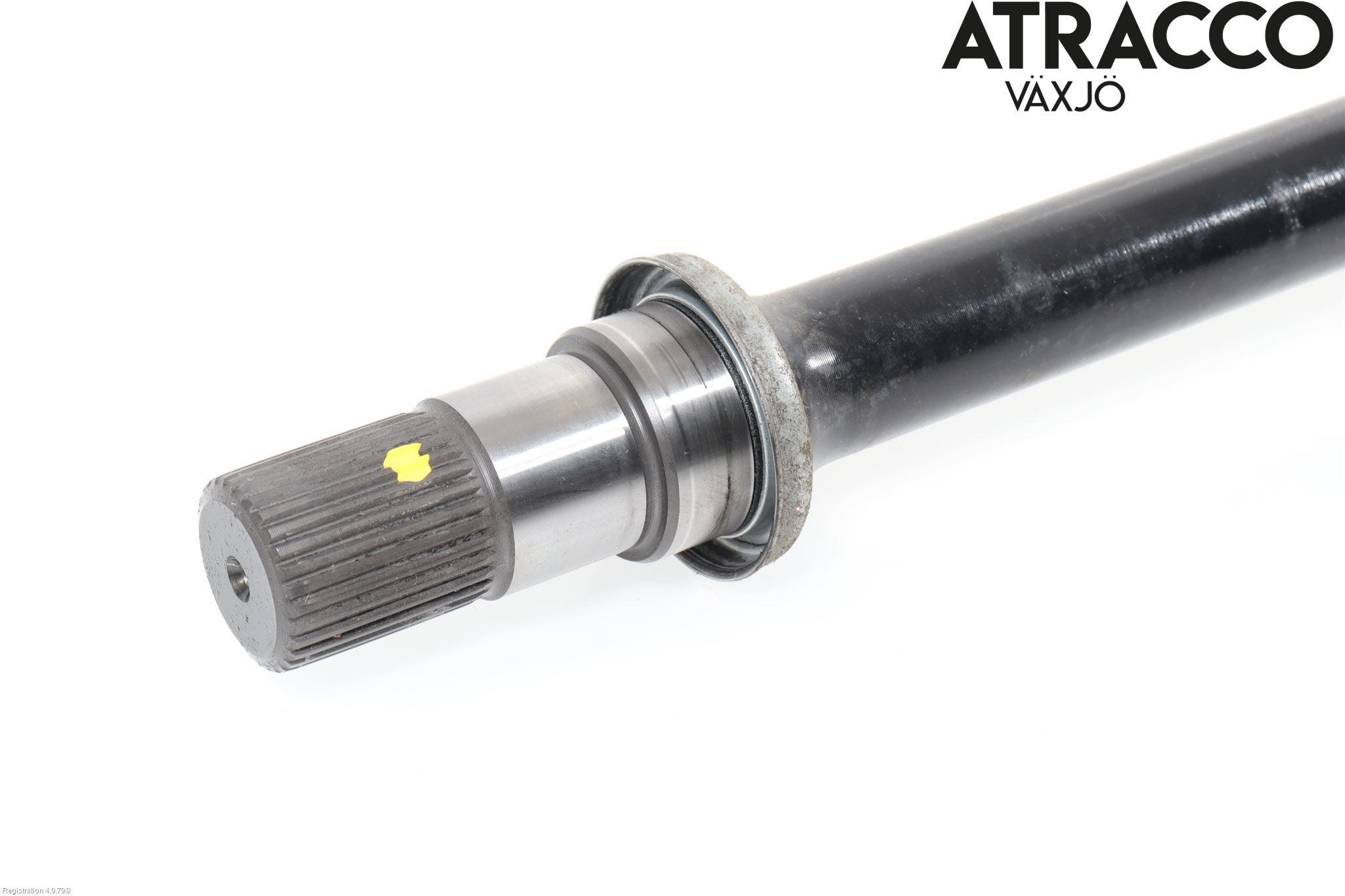 Mazda 3 IV 19- Drivaxel Fram Höger